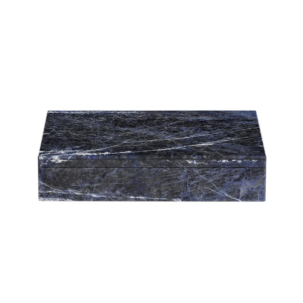 Caja de piedra sodalita azul, con bisagra, firmada 800 Silver. Caja de piedra de pequeña escala con bisagra dorada - con matrícula de plata 800. 