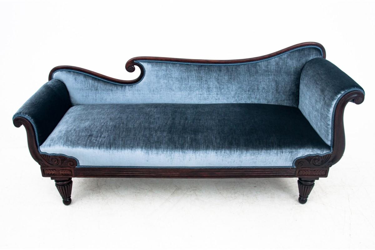 Sofa (recamier, daybed) produced in France in circa 1830s. 

Sofa in very good condition, after professional renovation. The furniture has been covered with a new ble velvet fabric.

Wood was polished and refreshed. 

dimensions: height 90 cm / seat