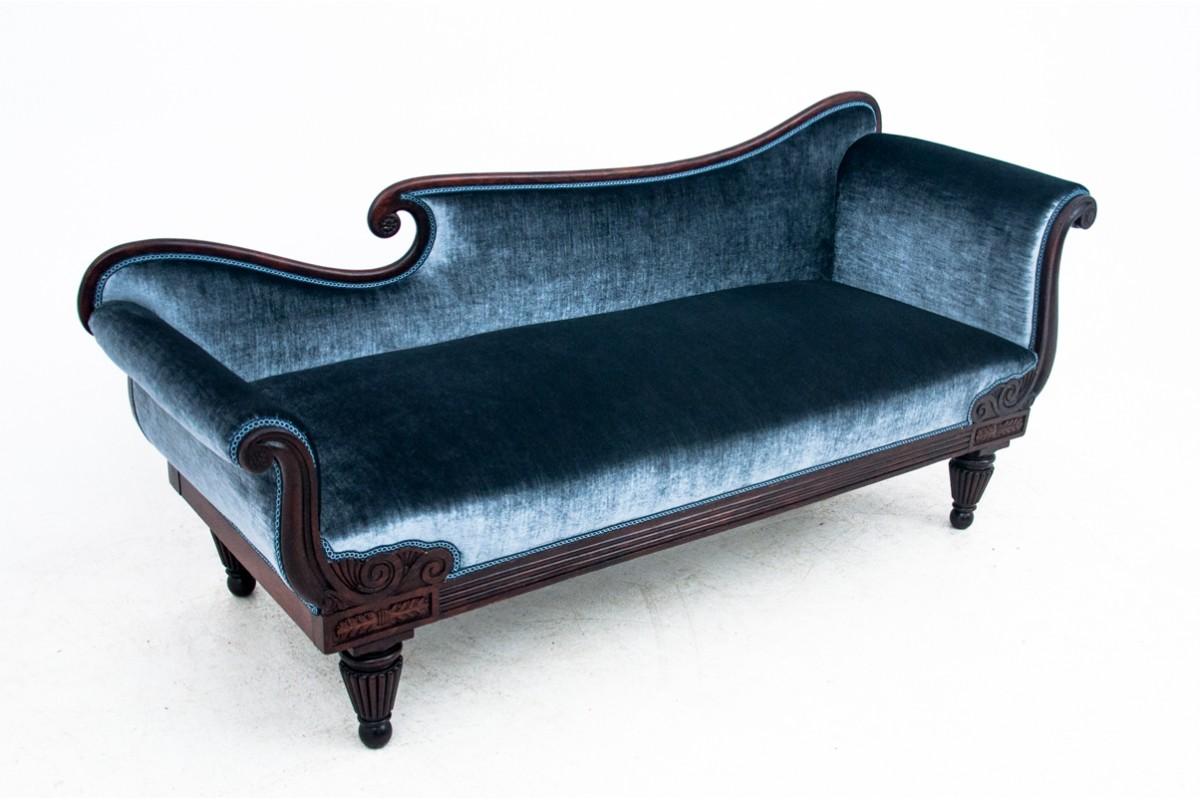 Empire Blue Sofa Recamier, France, around 1830. After renovation.