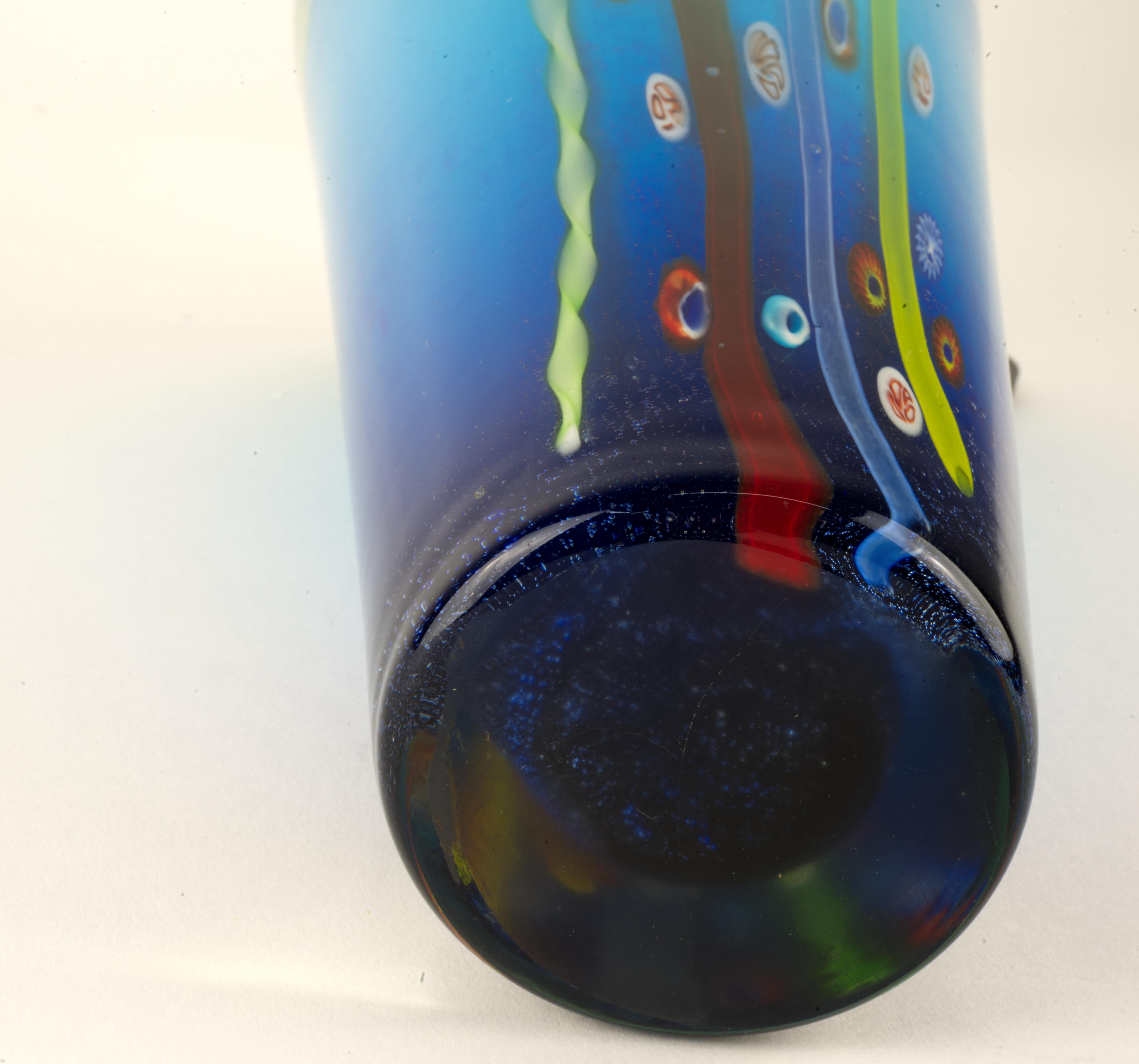 Jarrón Sommerso Millefiori Azul, Murina y Burbujas Controladas, Cristal de Murano siglo XX en venta