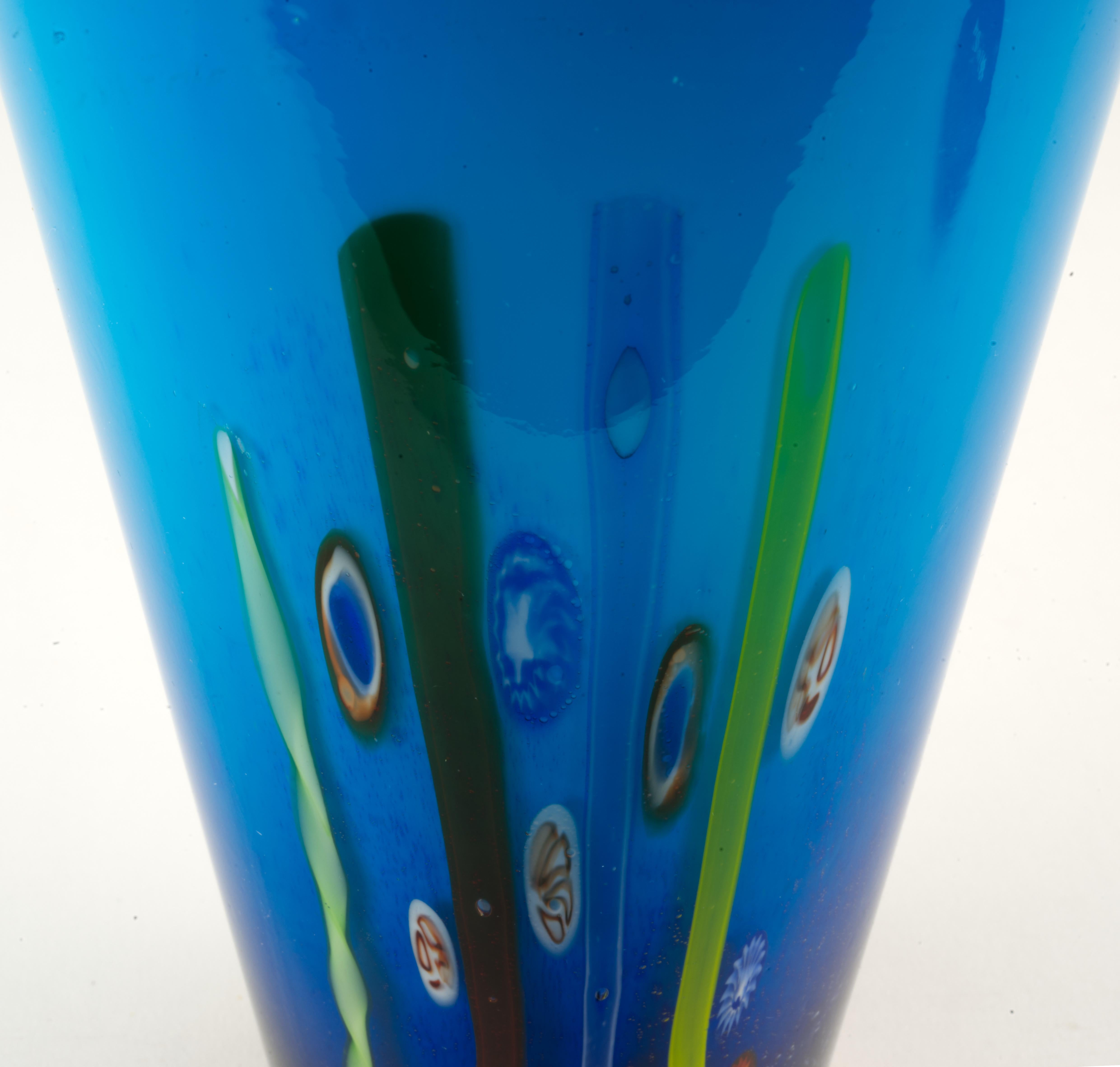 Jarrón Sommerso Millefiori Azul, Murina y Burbujas Controladas, Cristal de Murano en venta 1