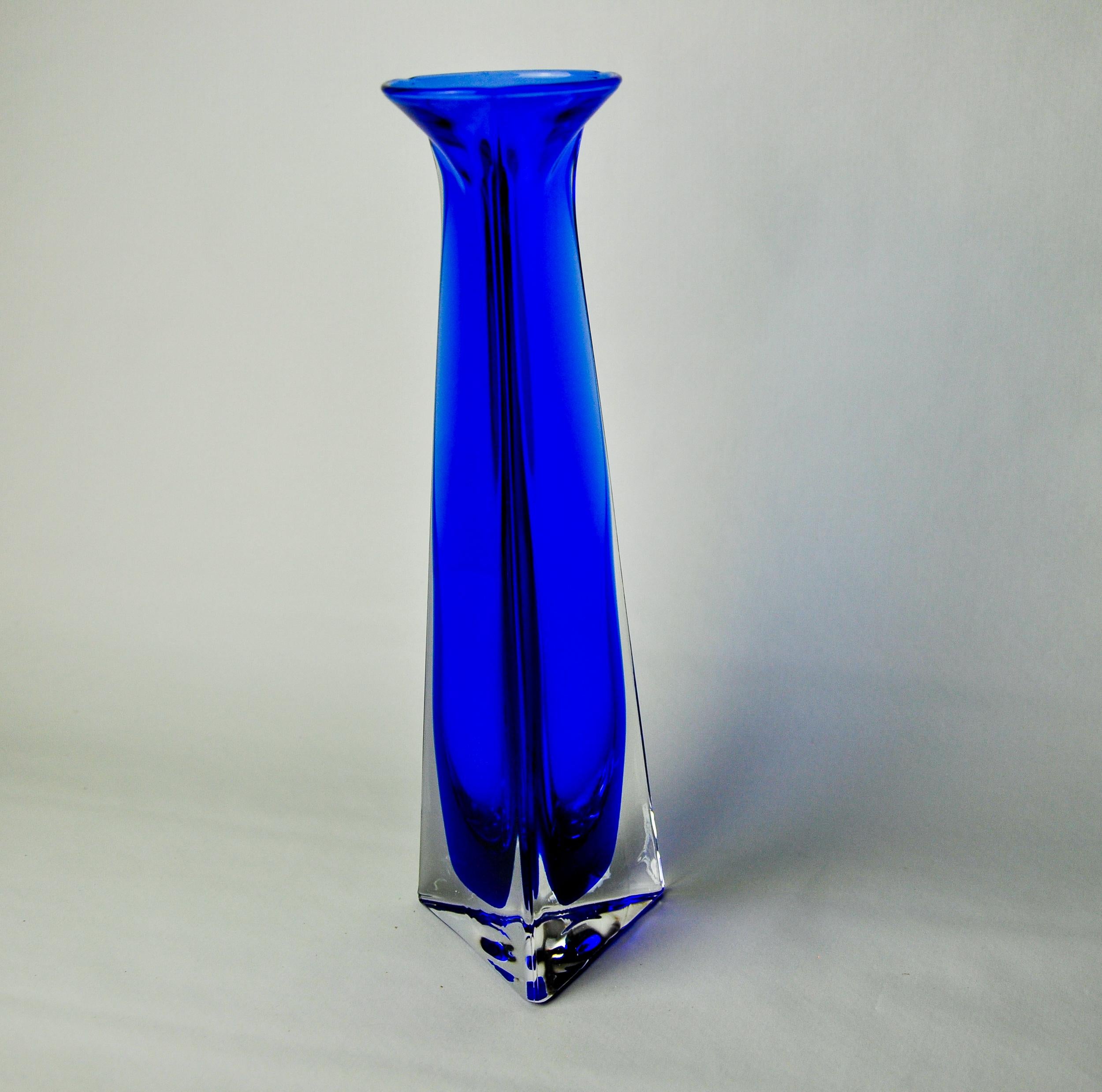 Hollywood Regency Blue Sommerso soliflore in Murano glass, Italy, 1970 For Sale
