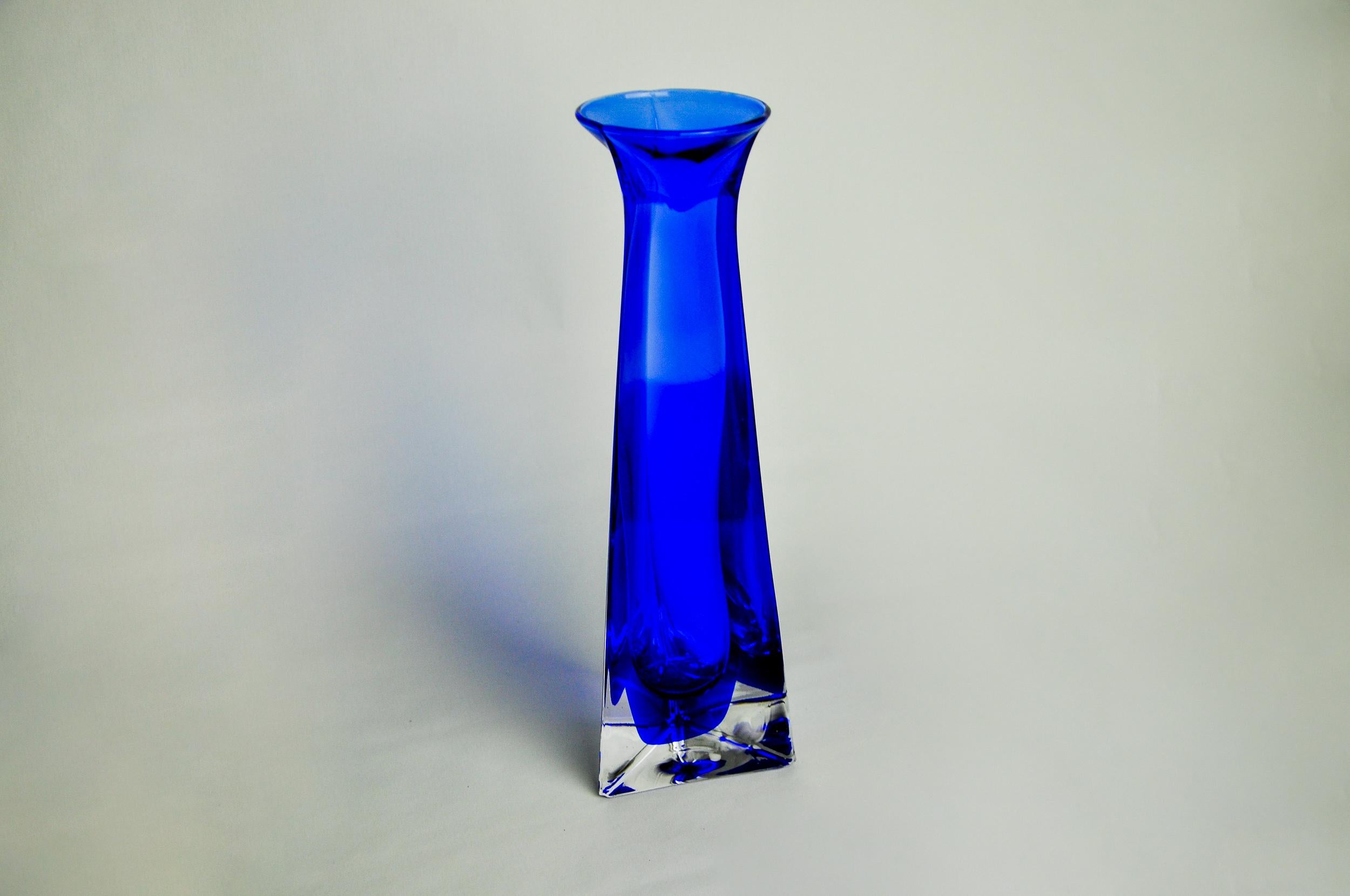 Italian Blue Sommerso soliflore in Murano glass, Italy, 1970 For Sale