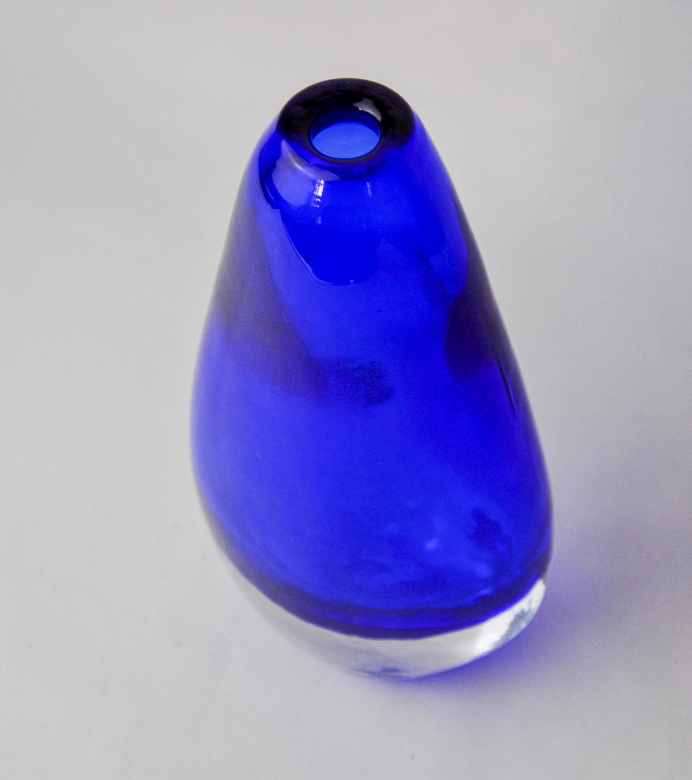 Italian Blue sommerso vase by seguso, Murano glass, Italy, 1970 For Sale