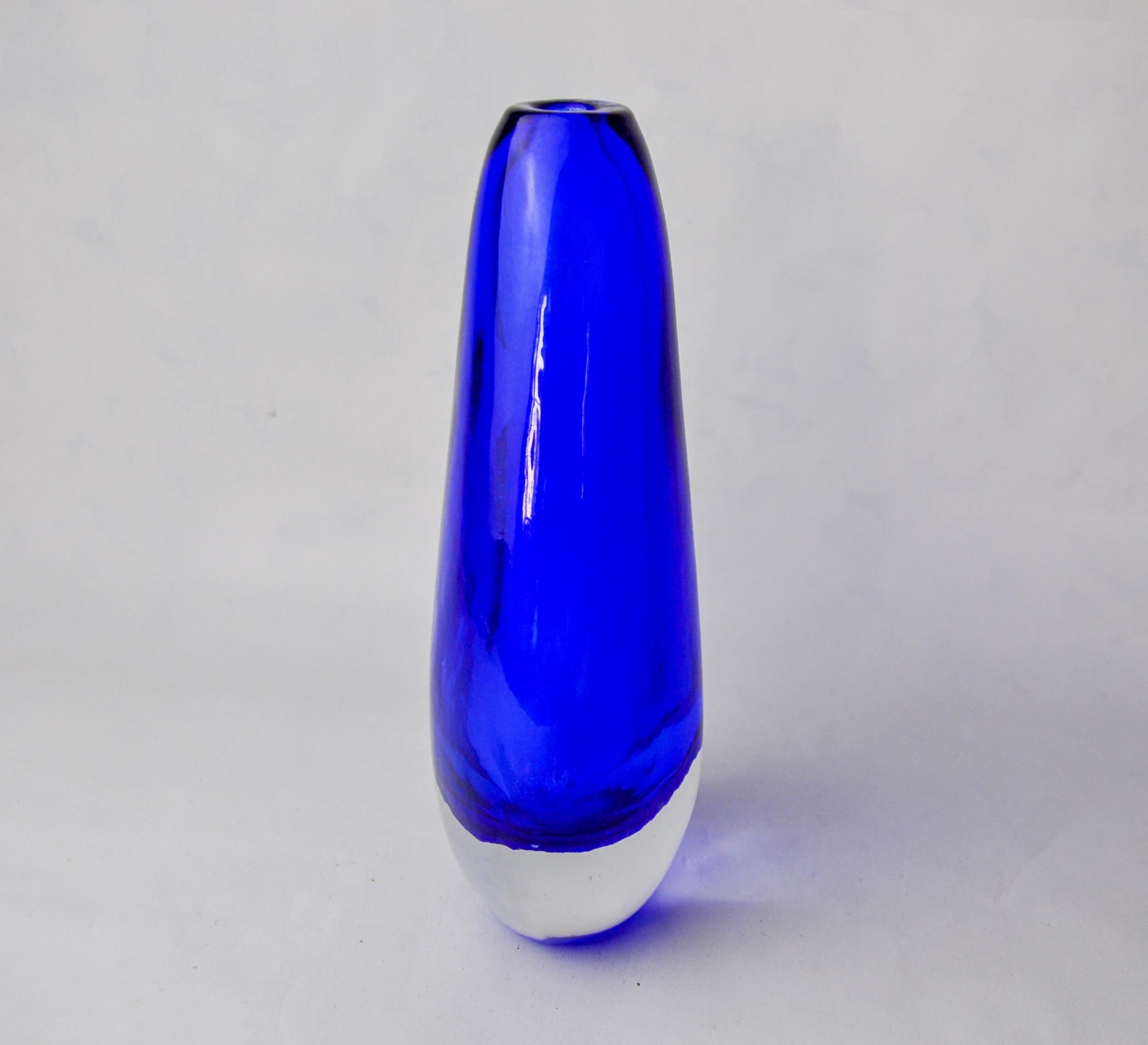 Blaue Sommerso-Vase von Seguso, Murano-Glas, Italien, 1970 (Ende des 20. Jahrhunderts) im Angebot