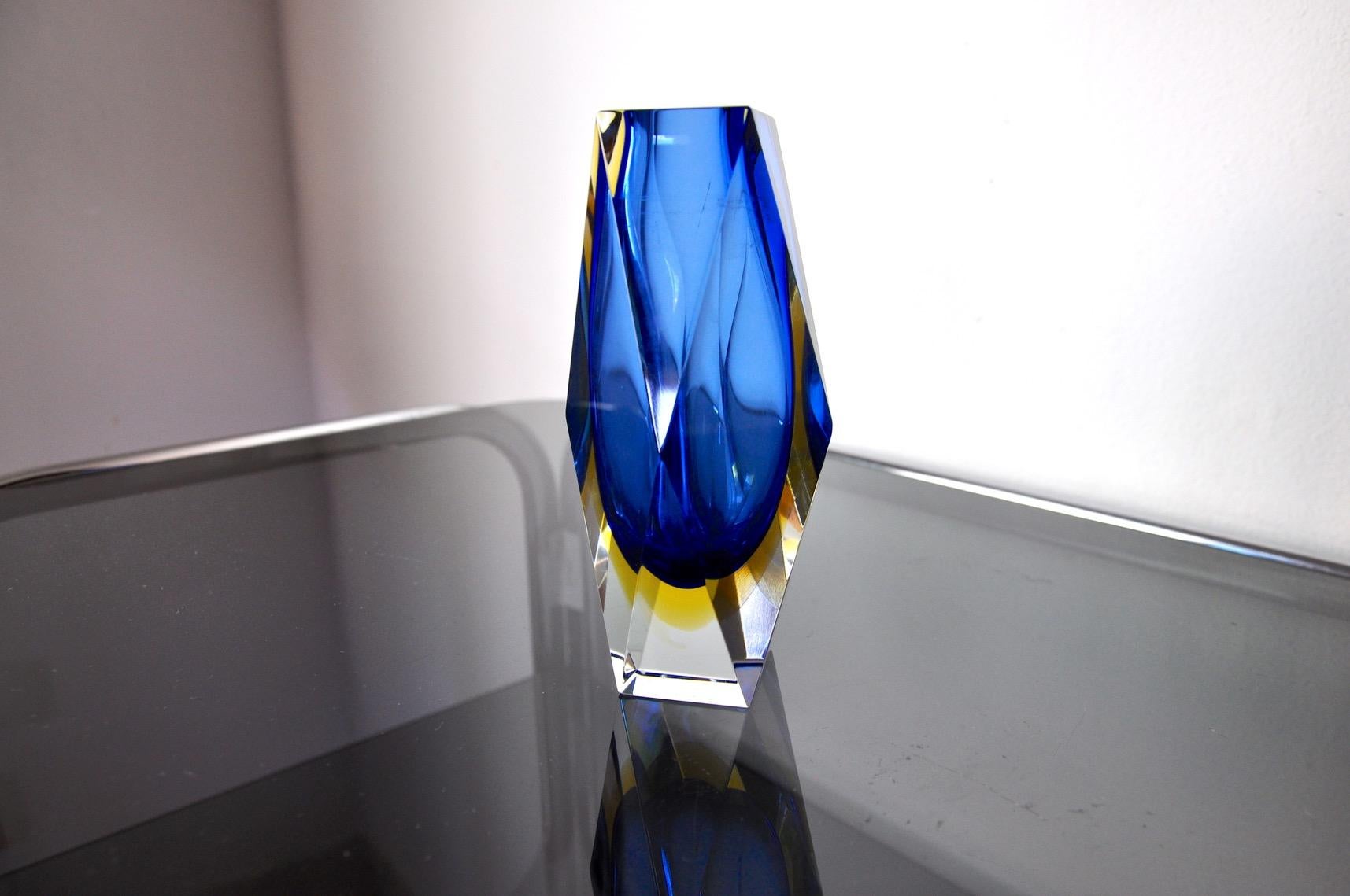italien Vase Sommerso bleu en verre de Murano pour Seguso, Italie, 1960 en vente
