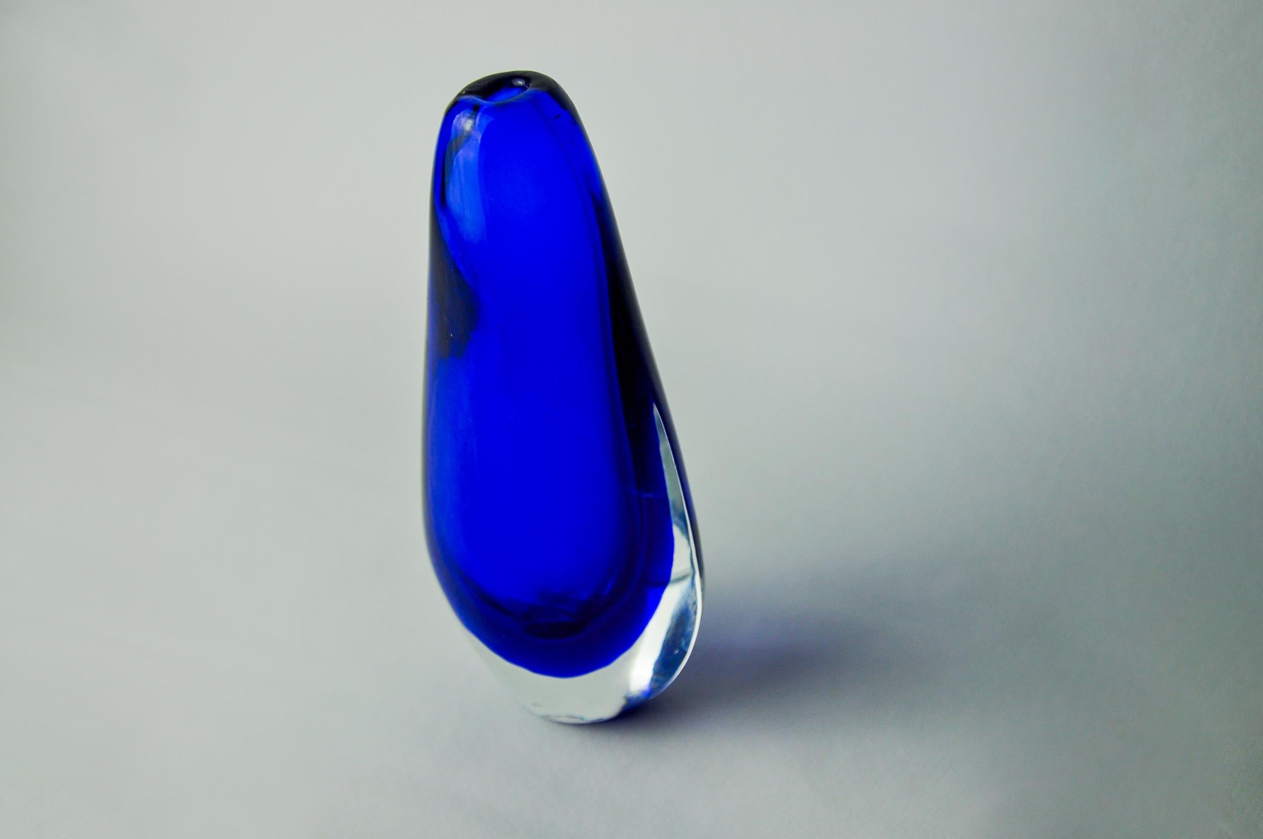 Hollywood Regency Blue Sommerso Vase, Murano Glass, Italy, 1970 For Sale