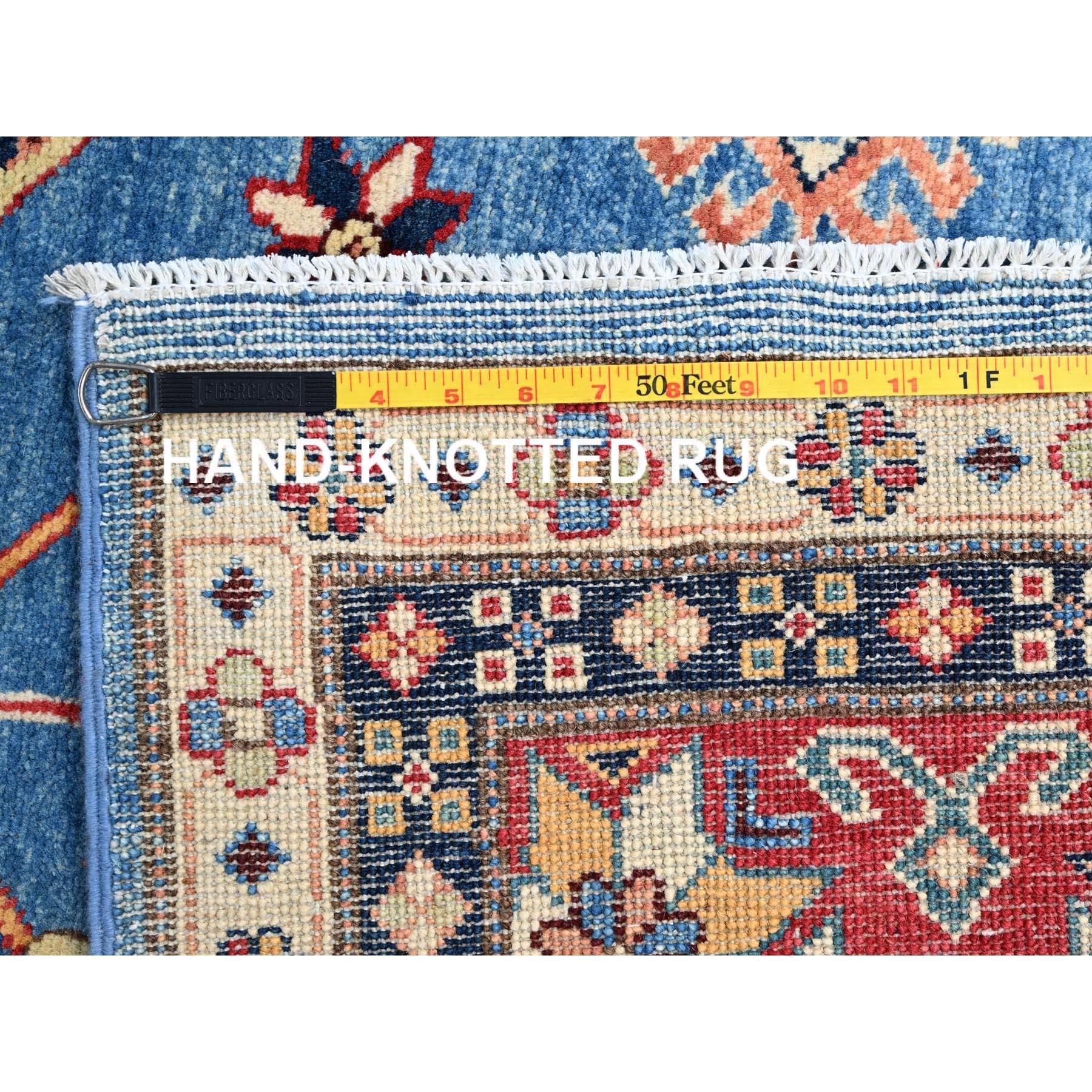 Blauer handgeknüpfter orientalischer Teppich aus Wolle in besonderem Kazak-Geometrischem Design 9'2