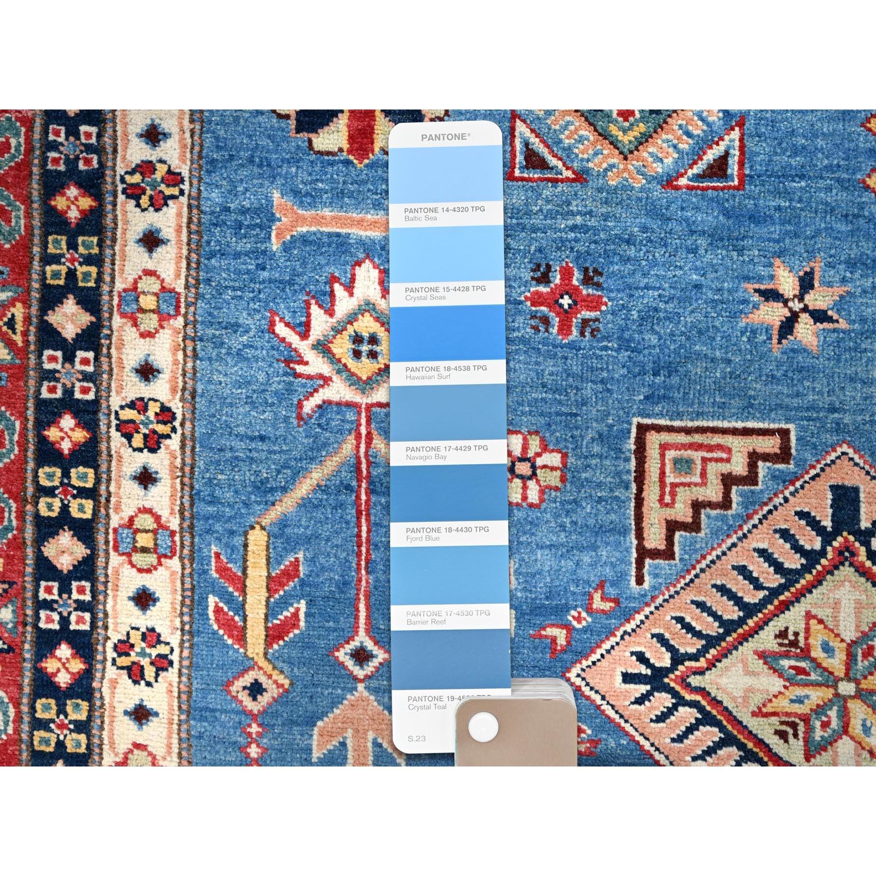 Blauer handgeknüpfter orientalischer Teppich aus Wolle in besonderem Kazak-Geometrischem Design 9'2