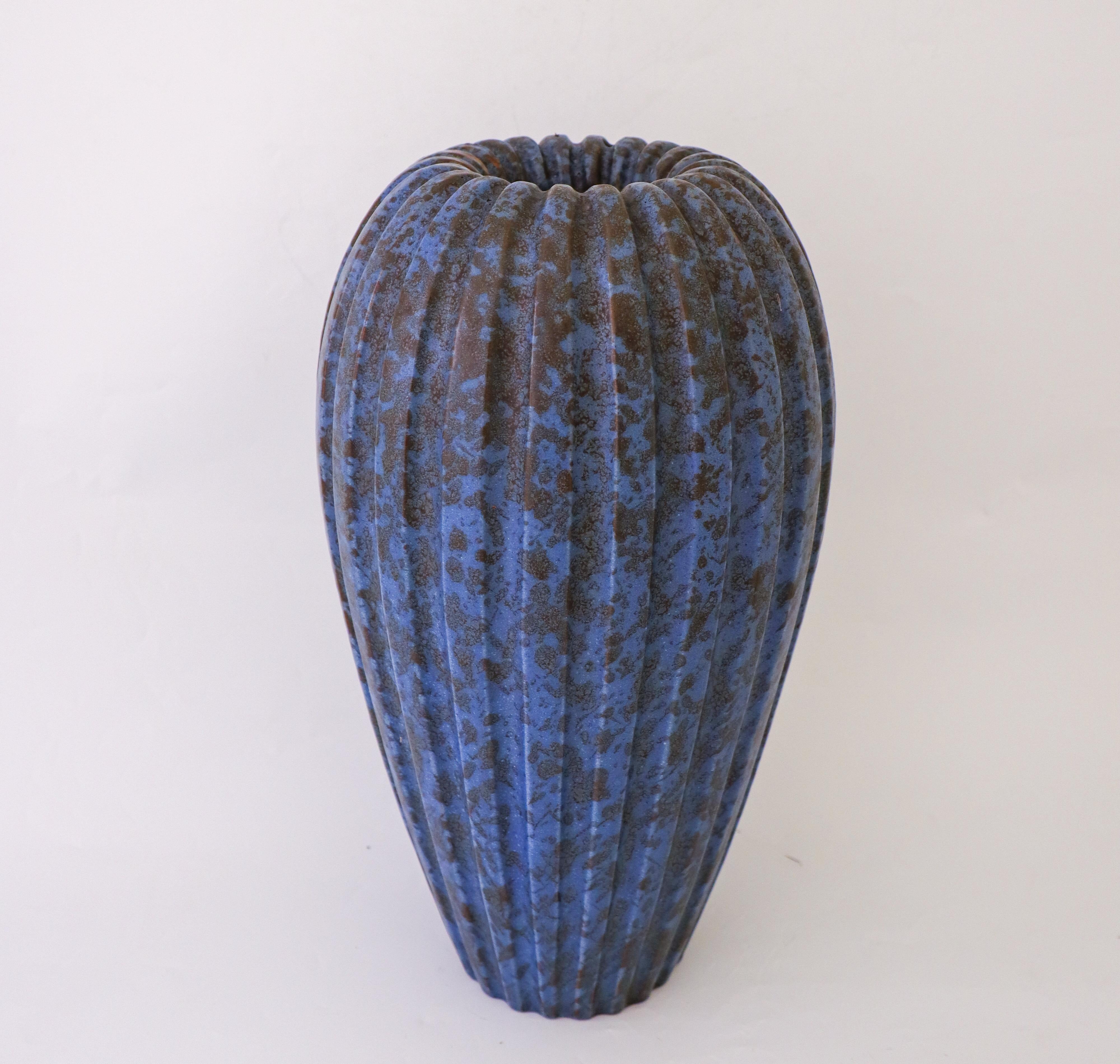 Vase en céramique bleue mouchetée - 
