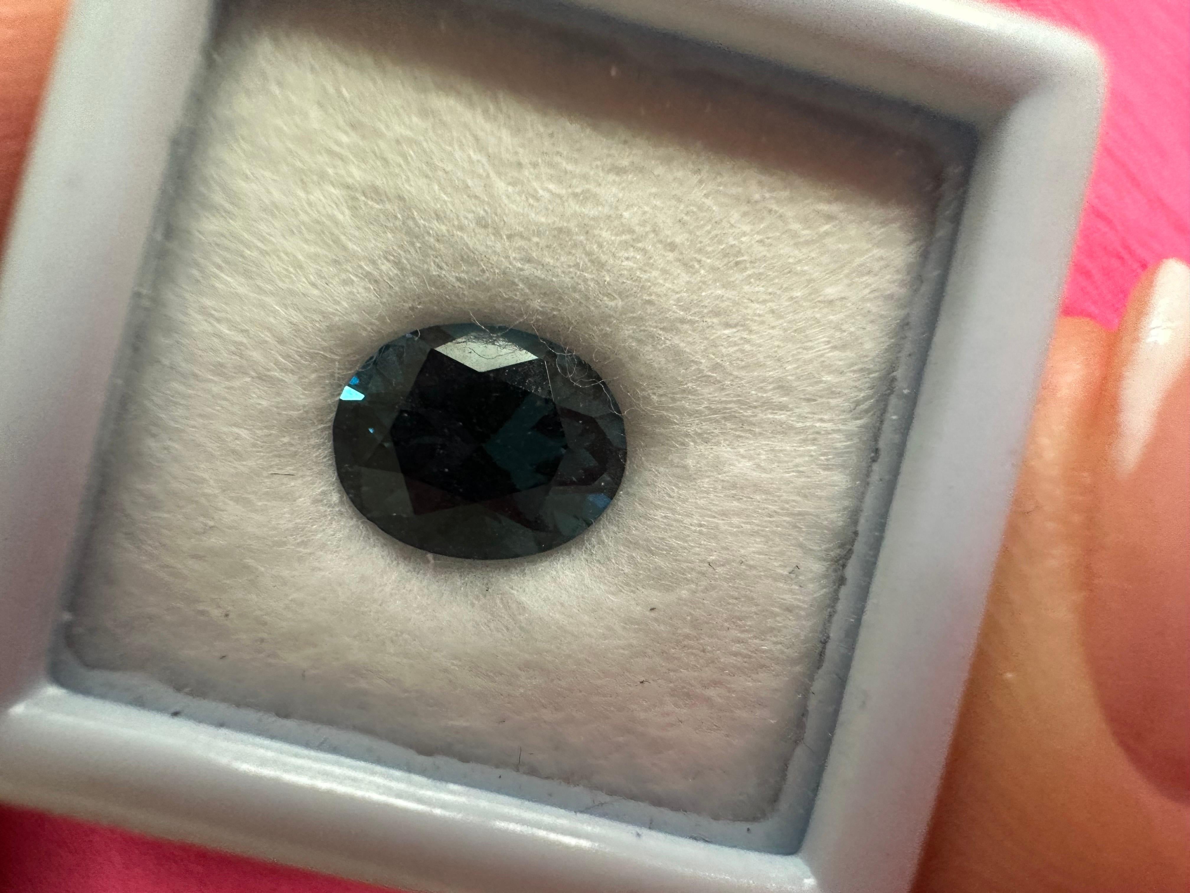 Oval Cut Blue spinel certified will come with a certificate 2.40ct  For Sale
