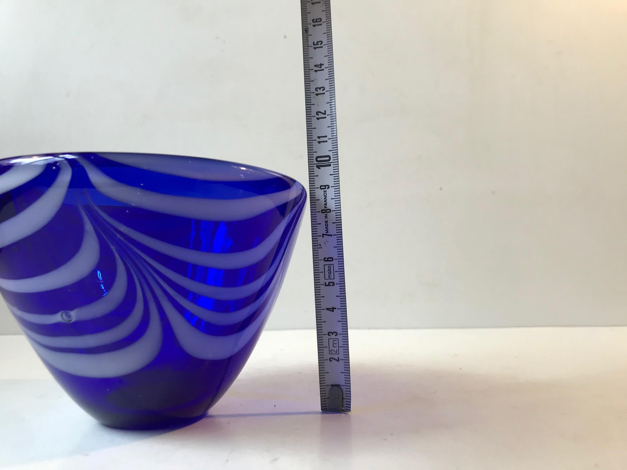 Mid-20th Century Blue Spiral Bowl by Vicke Lindstrand for Kosta Boda, 1960s For Sale