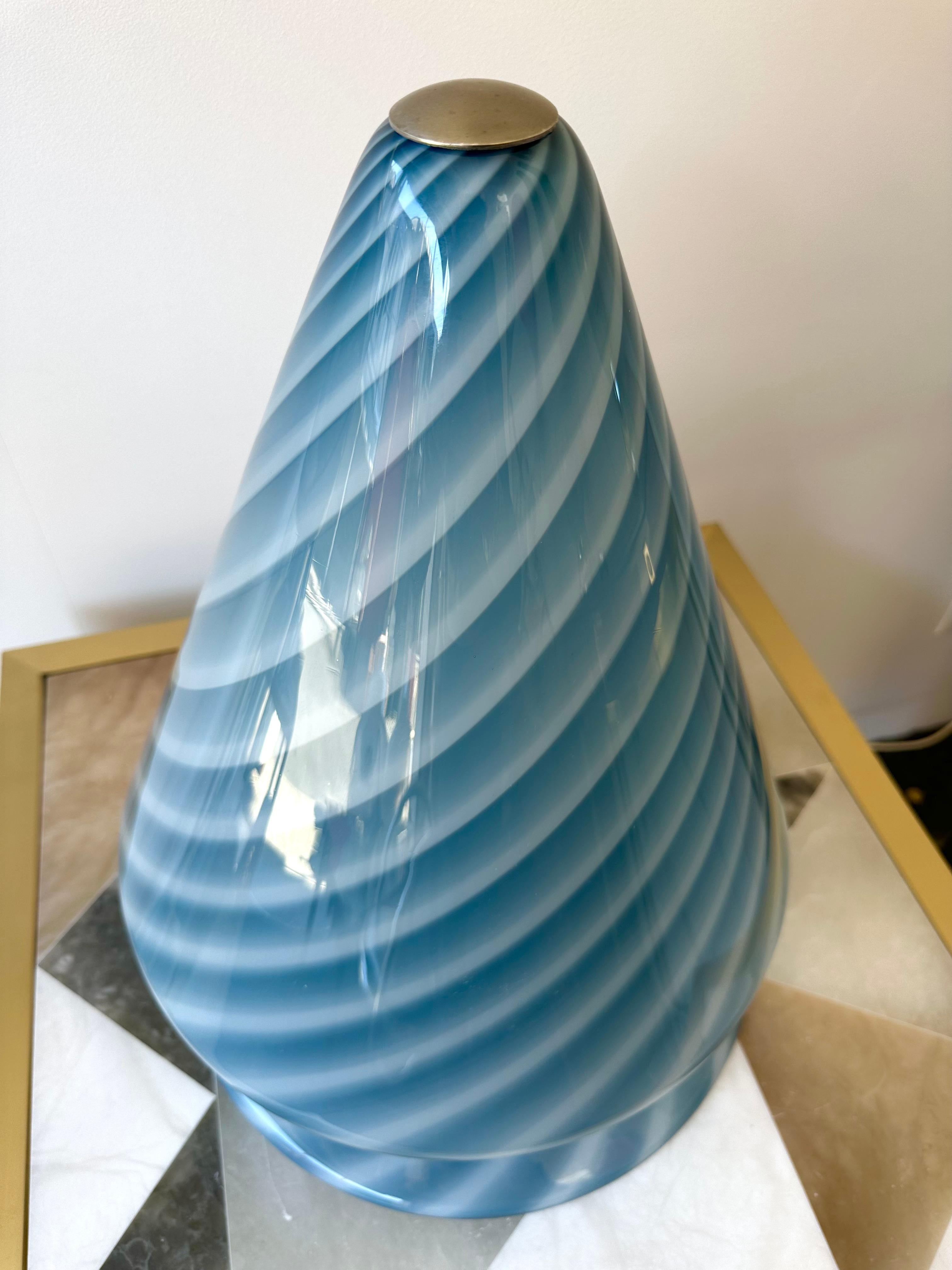 Lampe en verre de Murano en forme de spirale bleue par La Murrina, Italie, 1970 en vente 4