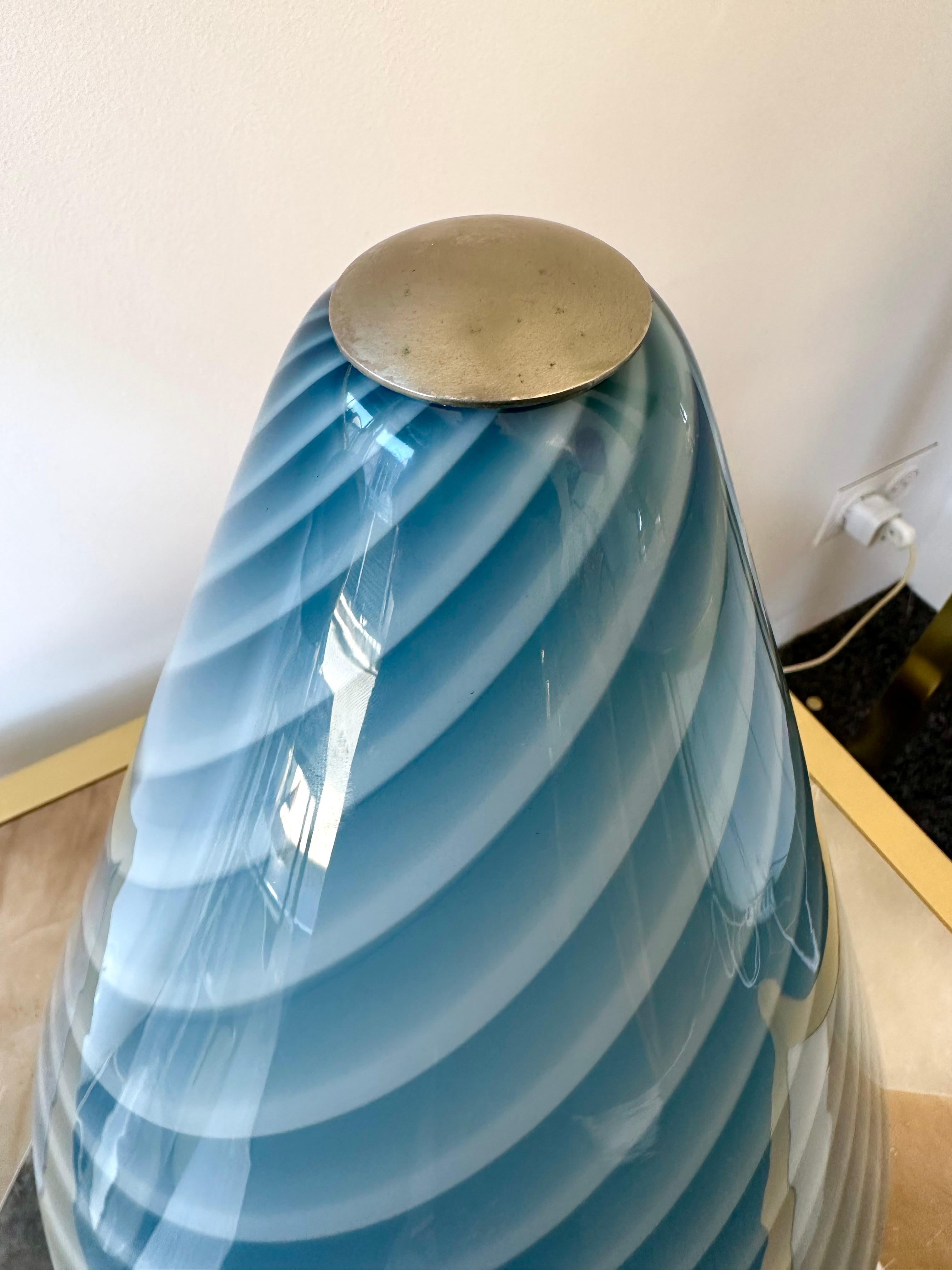 Lampe en verre de Murano en forme de spirale bleue par La Murrina, Italie, 1970 en vente 5