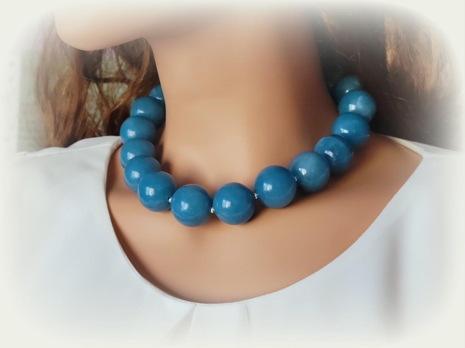 Perlina Collana di quarzo spugna blu, enormi perle rotonde di quarzo da 24 mm in vendita