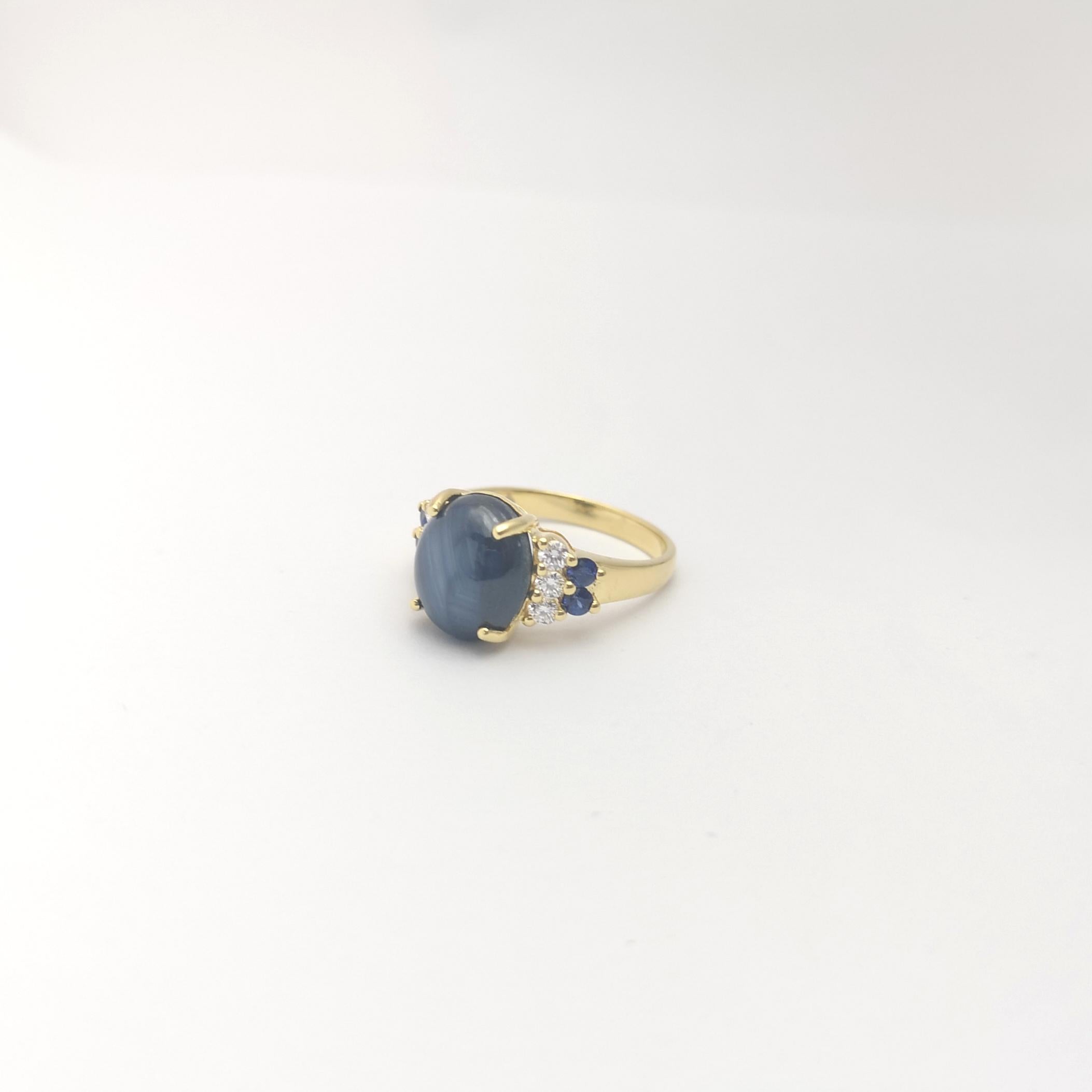 Blue Star Sapphire, Blue Sapphire and Diamond Ring set in 18K Gold Settings For Sale 1