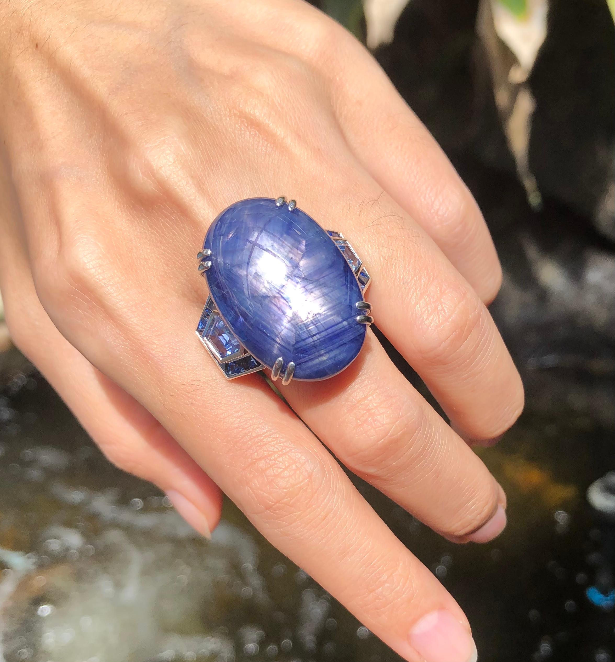 Blue Star Sapphire, Blue Sapphire Ring in 18 Karat White Gold Settings For Sale 3