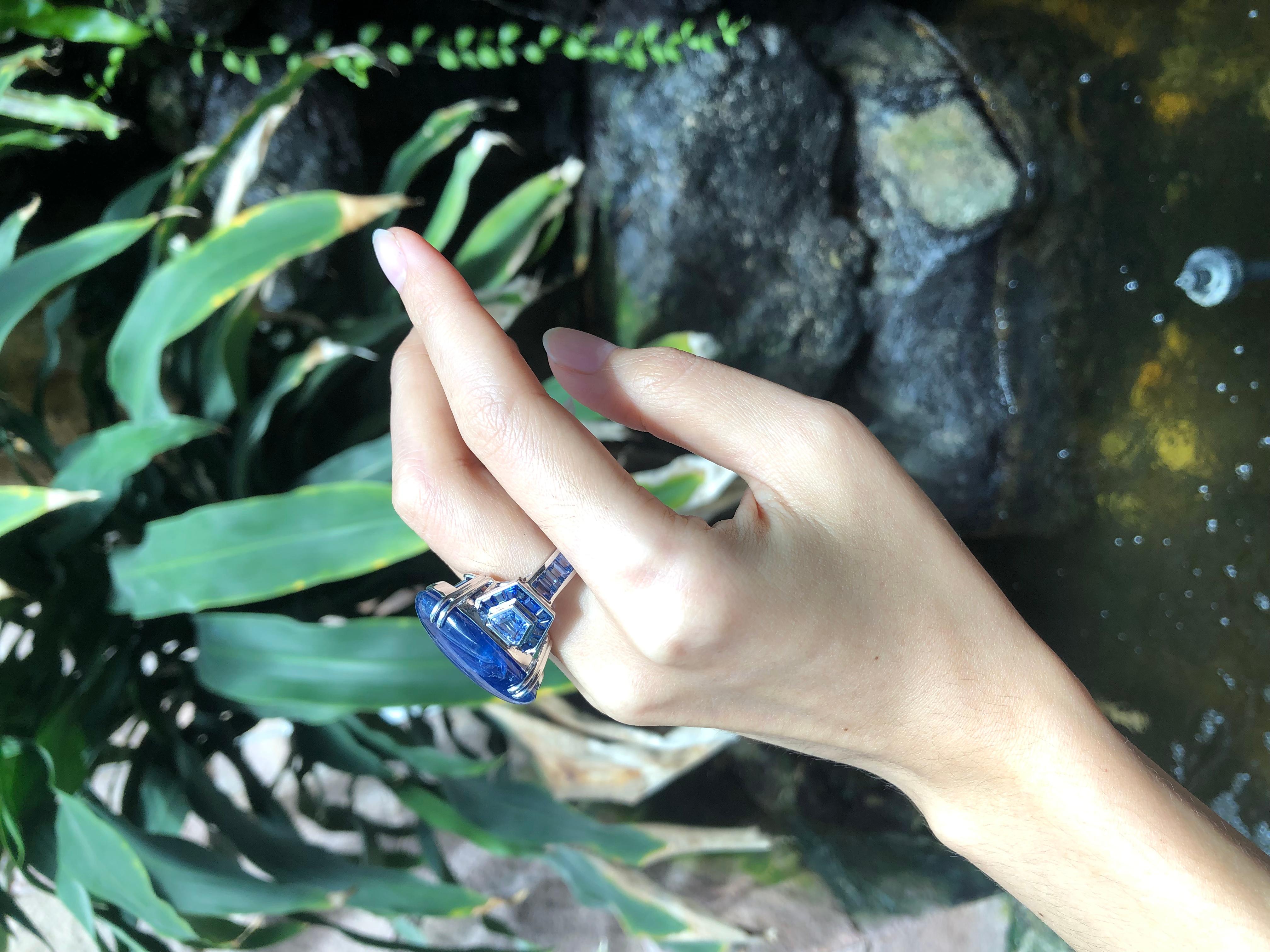 Blue Star Sapphire, Blue Sapphire Ring in 18 Karat White Gold Settings For Sale 5