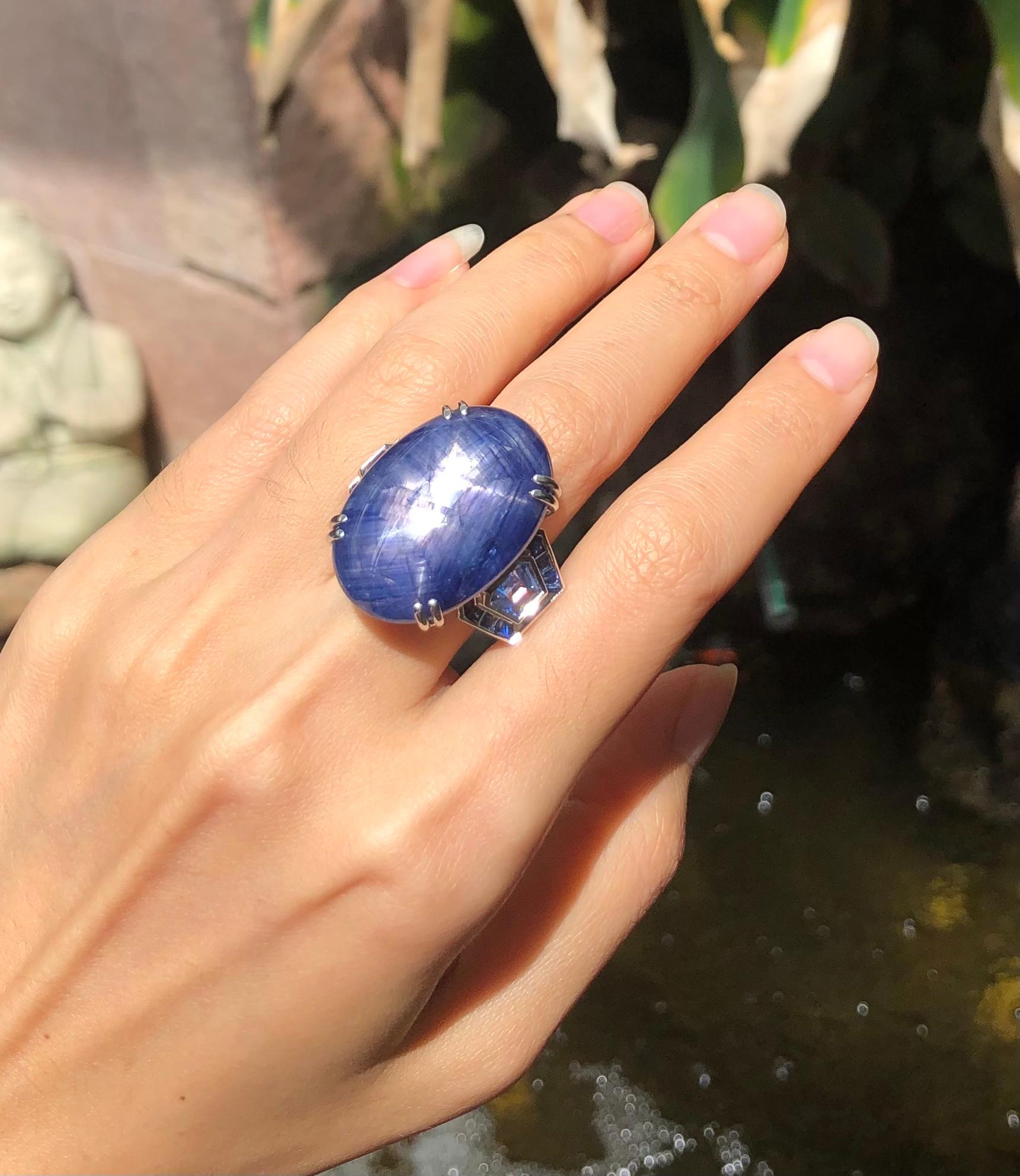 Blue Star Sapphire, Blue Sapphire Ring in 18 Karat White Gold Settings For Sale 7