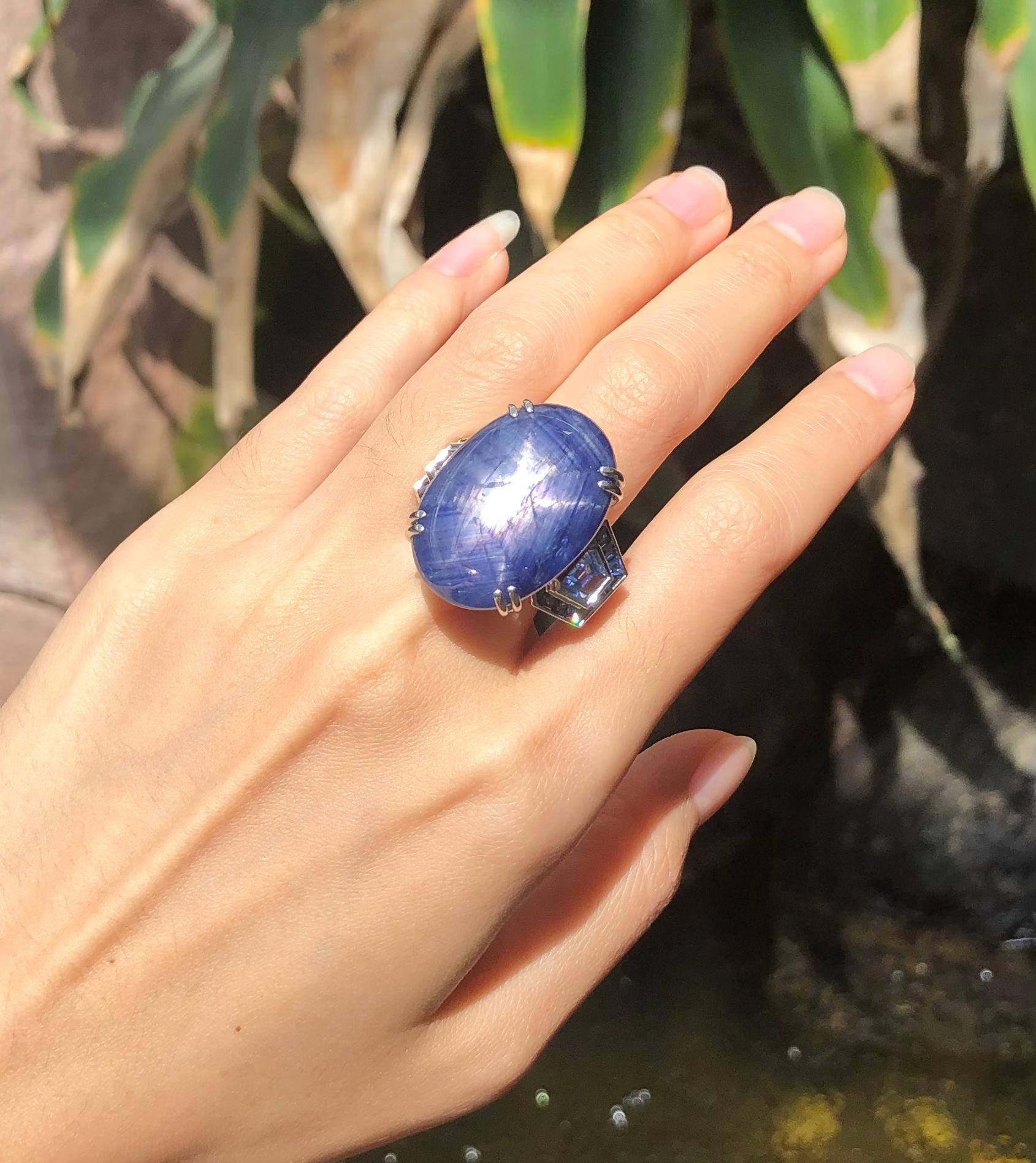 Blue Star Sapphire, Blue Sapphire Ring in 18 Karat White Gold Settings For Sale 9