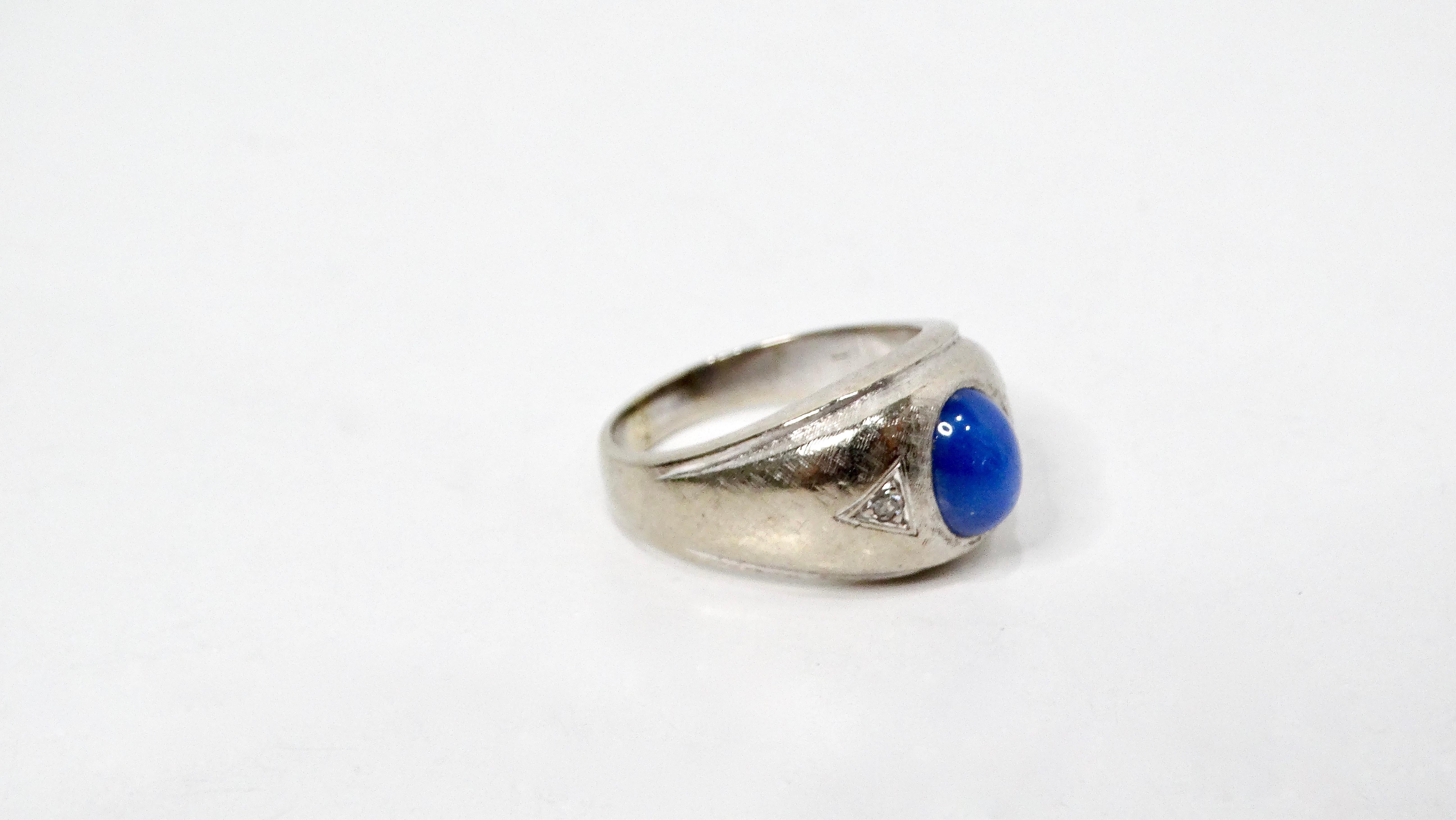 Blue Star Sapphire Etched 14k White Gold Cocktail Ring circa 1950s In Good Condition For Sale In Scottsdale, AZ