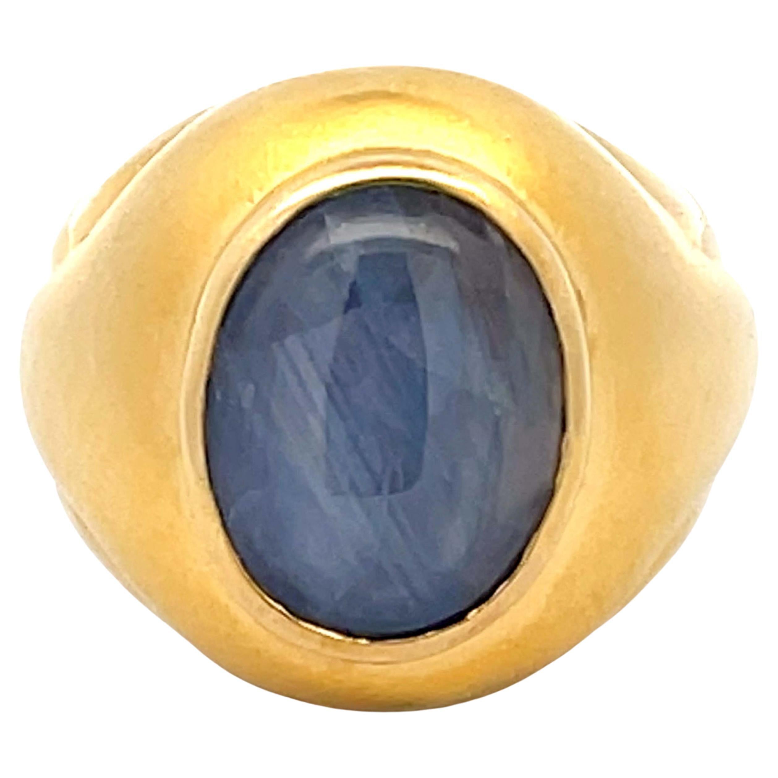 Blue Star Sapphire Ring in 18k Yellow Gold For Sale