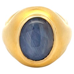 Blauer Sternsaphir-Ring aus 18 Karat Gelbgold