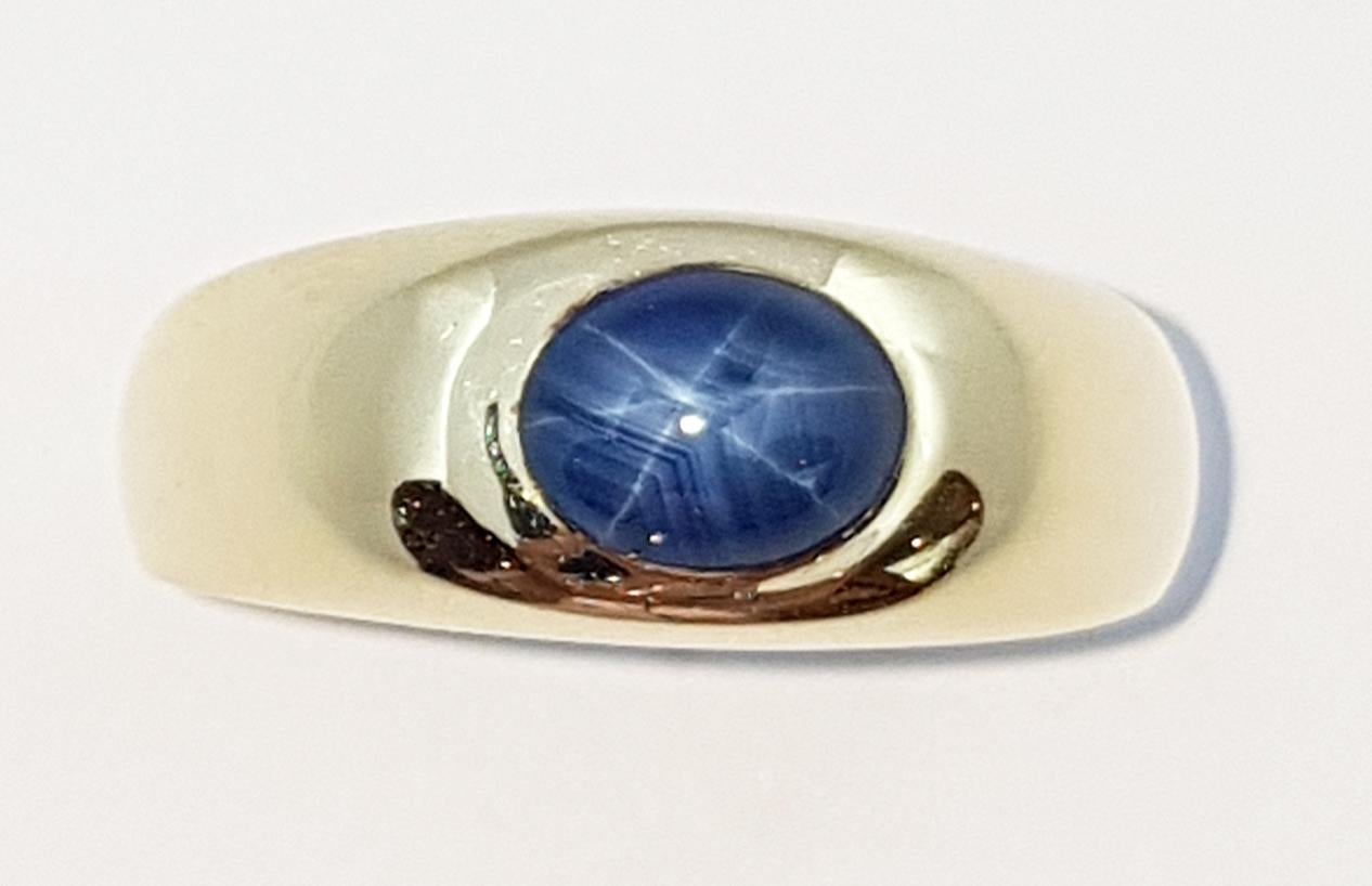 Blue Star Sapphire Ring Set in 14 Karat Gold Settings  For Sale 3
