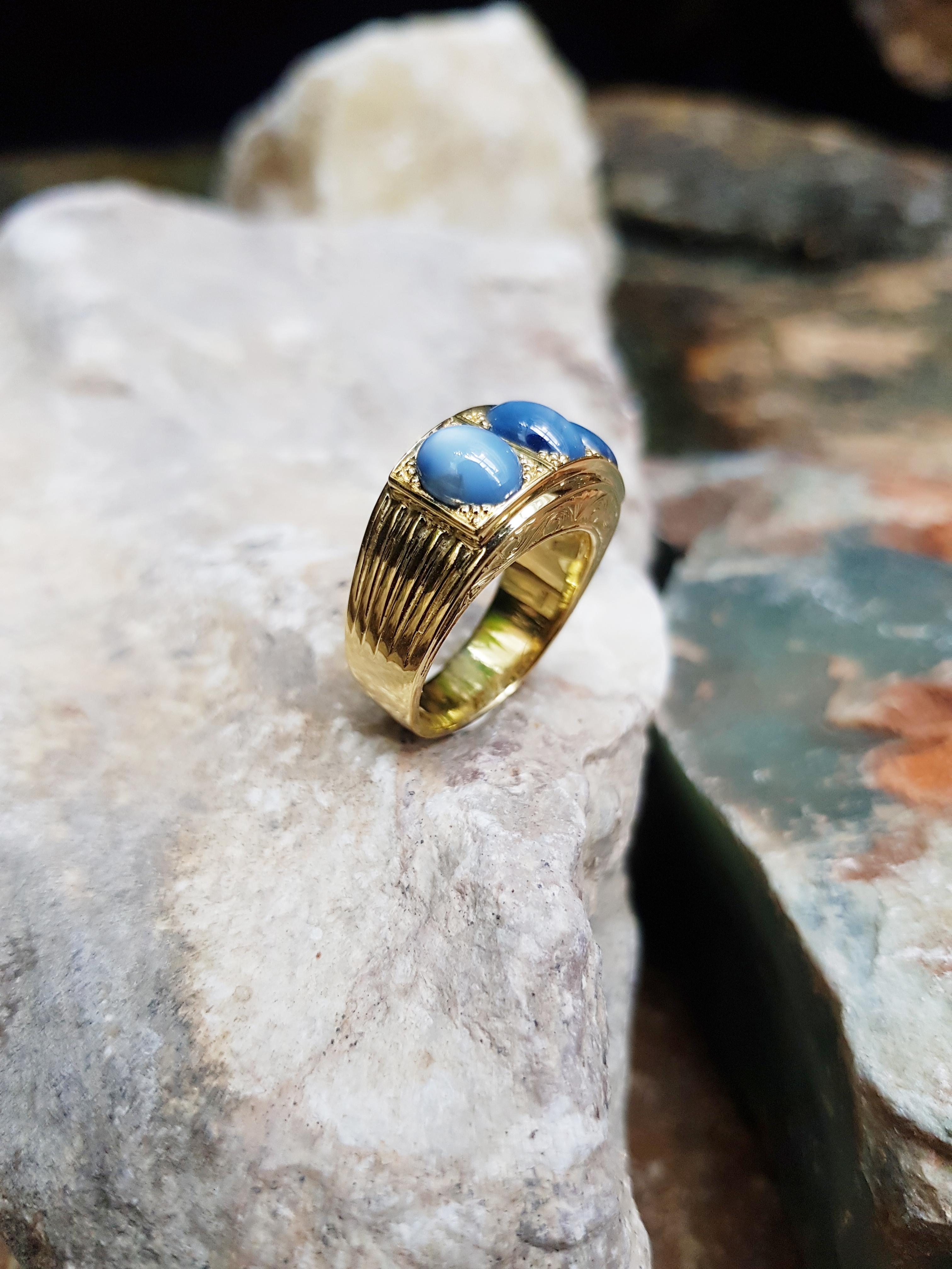 Blue Star Sapphire Ring set in 18 Karat Gold Settings For Sale 1