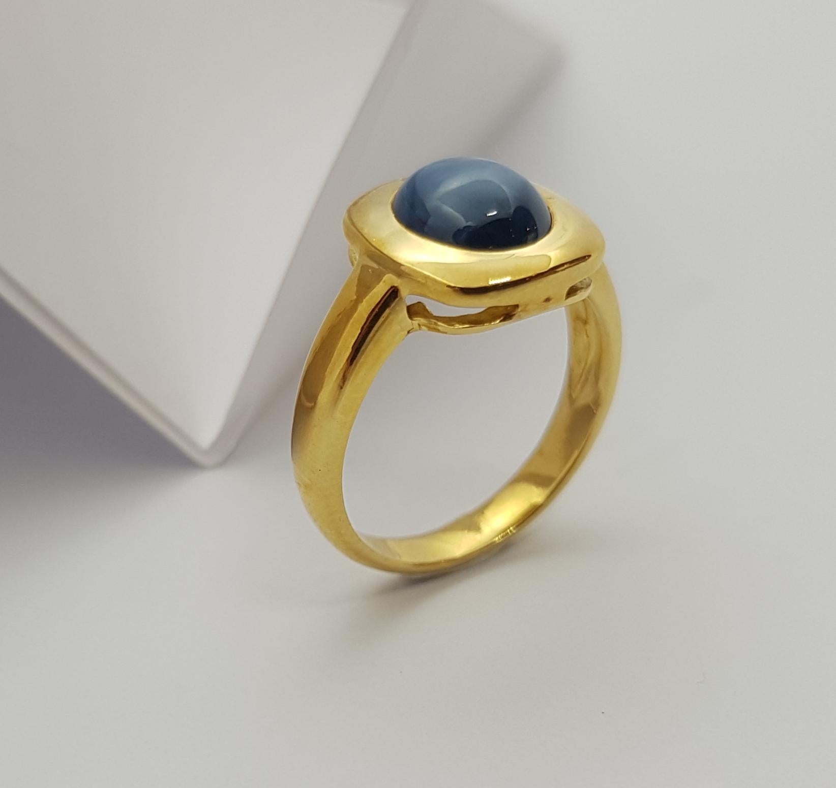 Blue Star Sapphire Ring Set in 18 Karat Gold Settings For Sale 3