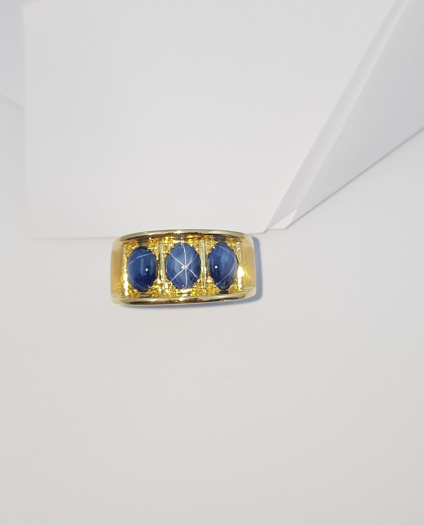 Blue Star Sapphire Ring Set in 18 Karat Gold Settings For Sale 2