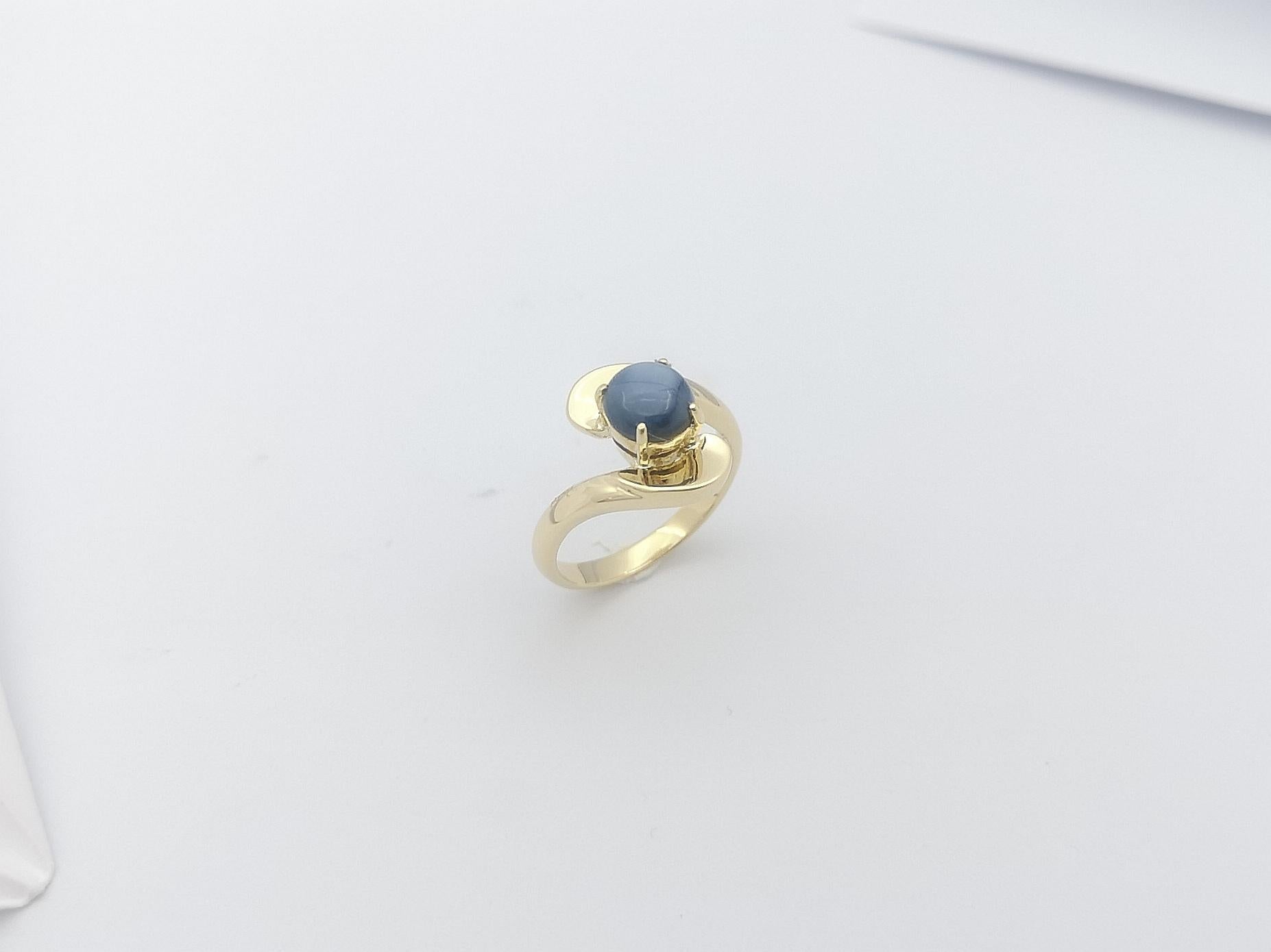 Blue Star Sapphire Ring Set in 18 Karat Gold Settings For Sale 7