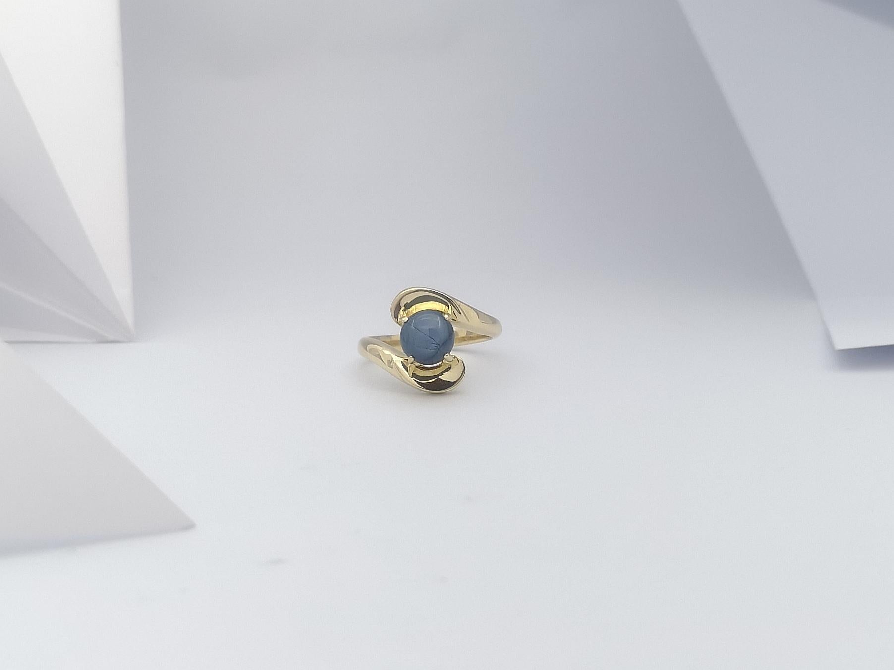 Blue Star Sapphire Ring Set in 18 Karat Gold Settings In New Condition For Sale In Bangkok, TH