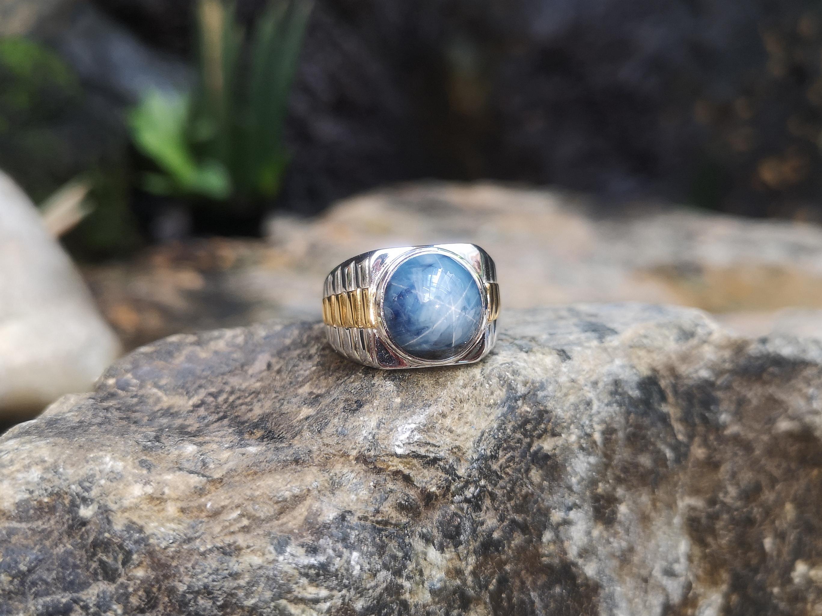 Women's or Men's Blue Star Sapphire Ring Set in 18 Karat White Gold Settings For Sale