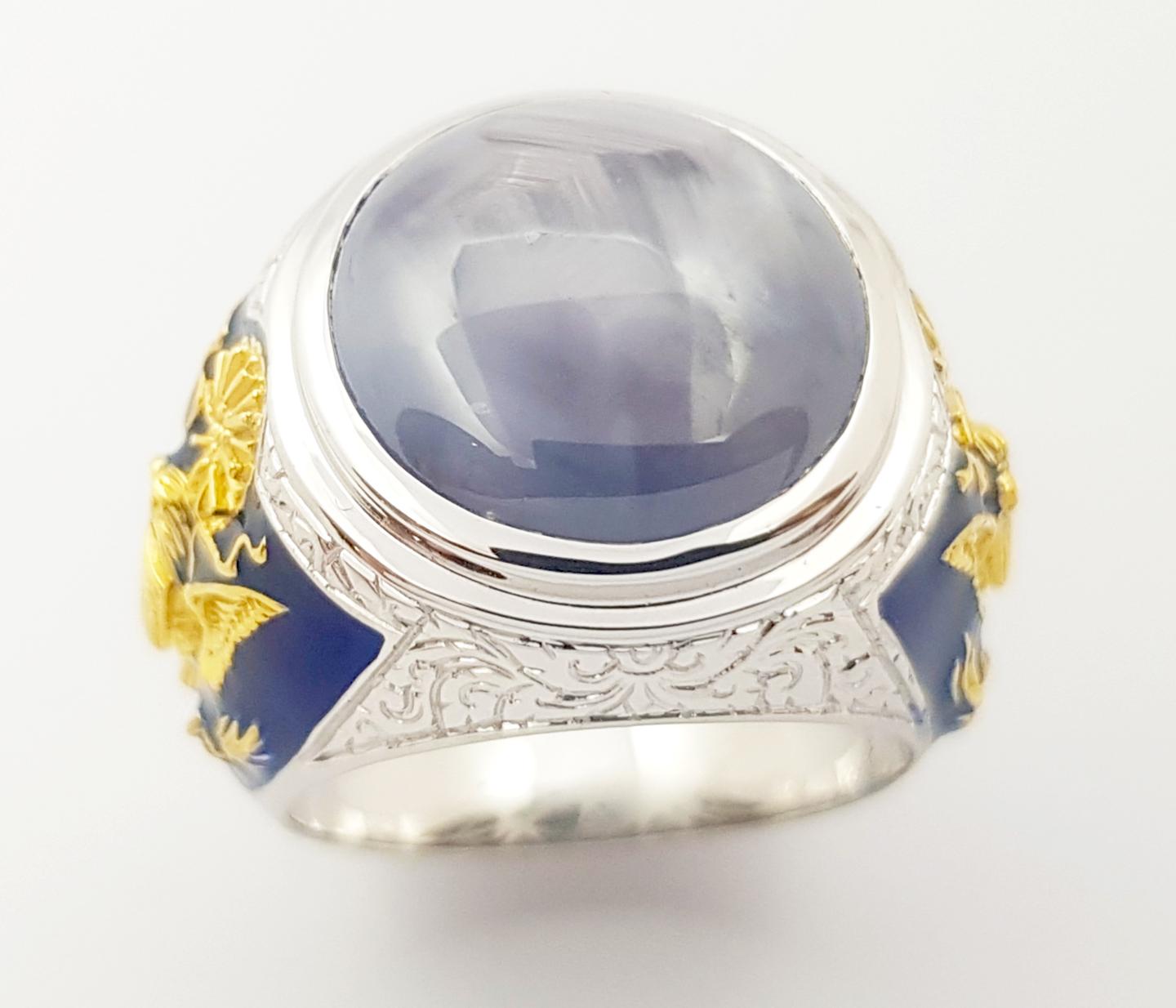 Blue Star Sapphire Ring set in 18K White Gold Settings For Sale 3