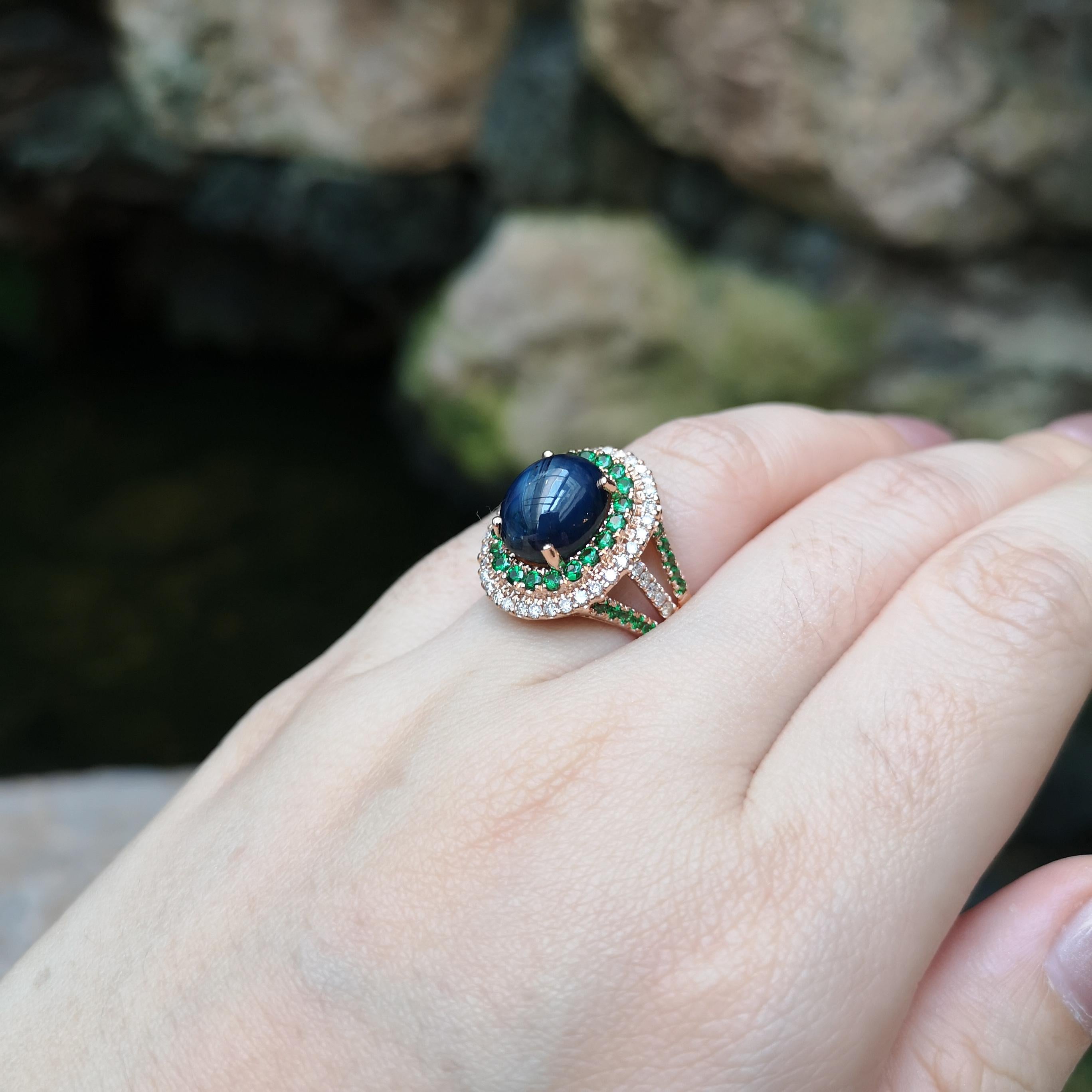 Contemporary Blue Star Sapphire, Tsavorite and Brown Diamond Ring set in 18K Rose Gold For Sale