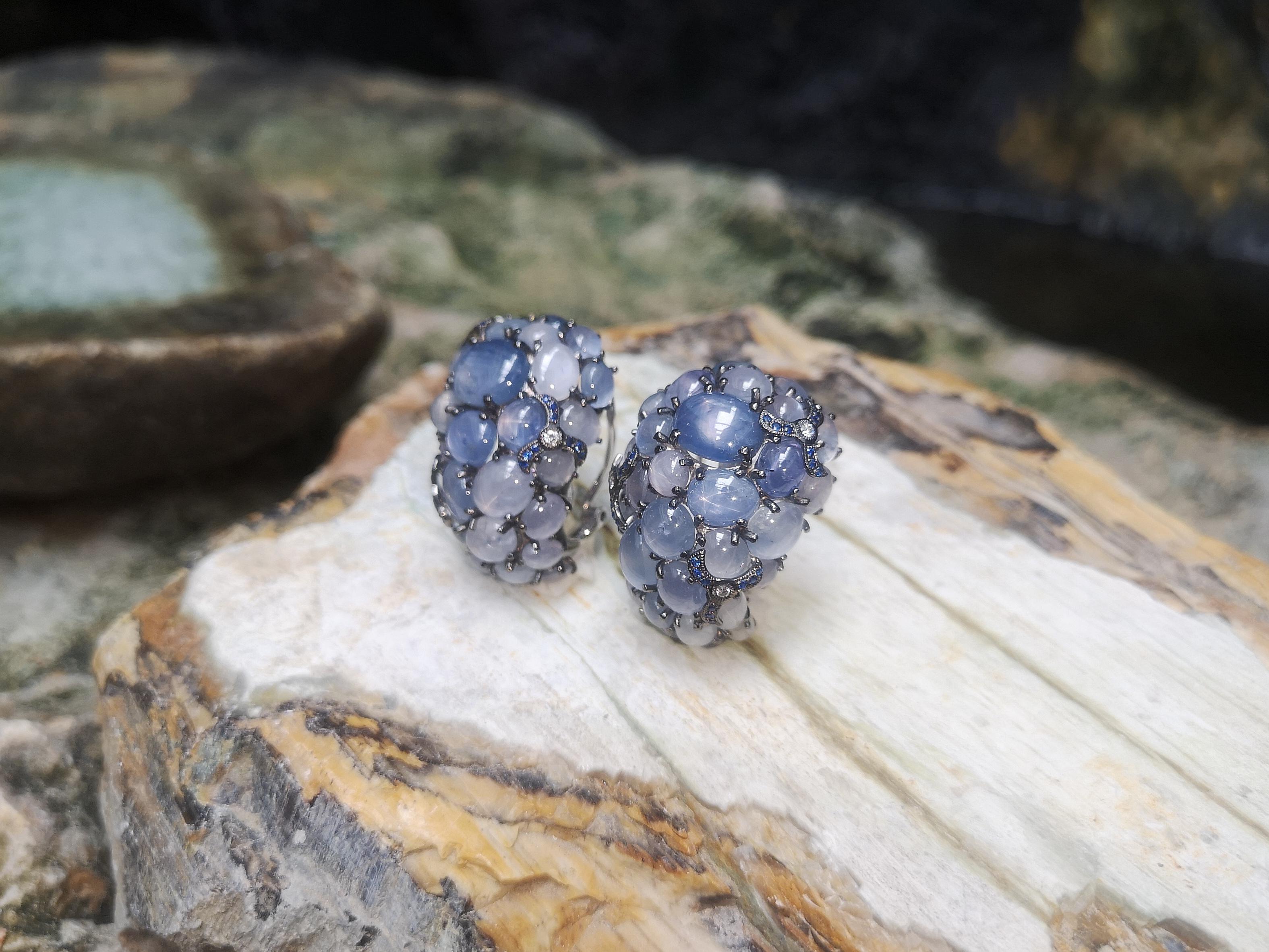 Ohrringe aus 18 Karat Weißgold mit blauem Sternsaphir, blauem Saphir und Diamant (Cabochon)