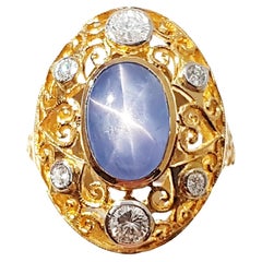 Blauer Sternsaphir mit Diamantring in 14K Goldfassungen gefasst