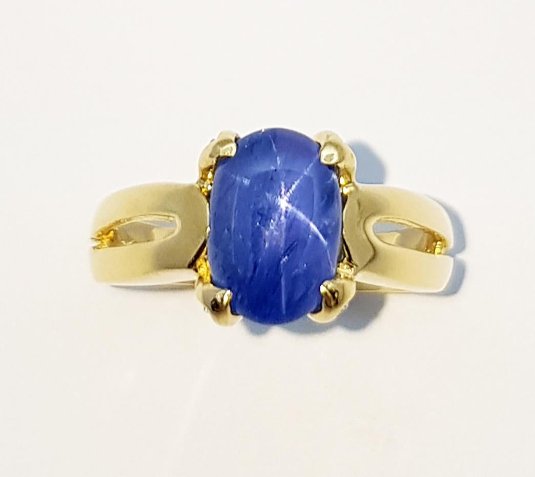 Blue Star Sapphire with Diamond Ring Set in 18 Karat Gold Settings For Sale 4