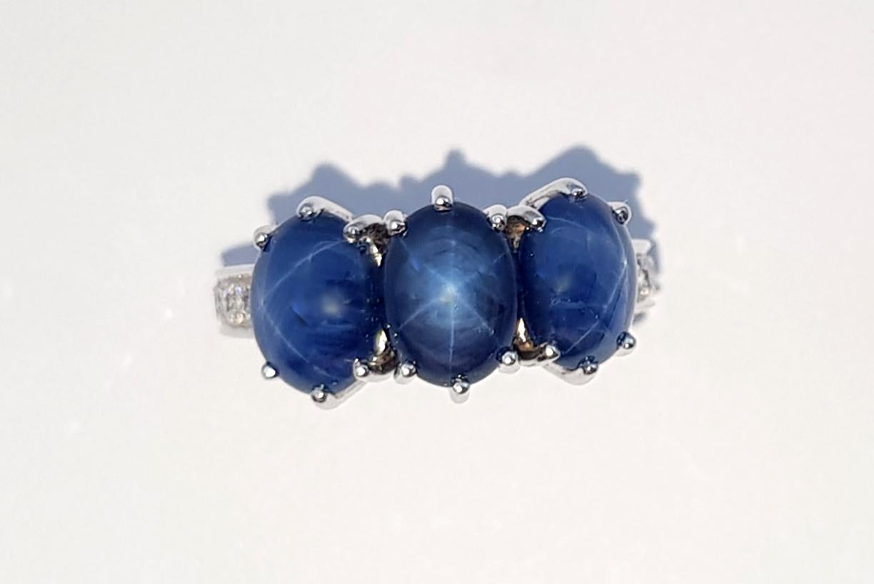 Blue Star Sapphire with Diamond Ring Set in 18 Karat White Gold Settings In New Condition For Sale In Bangkok, TH
