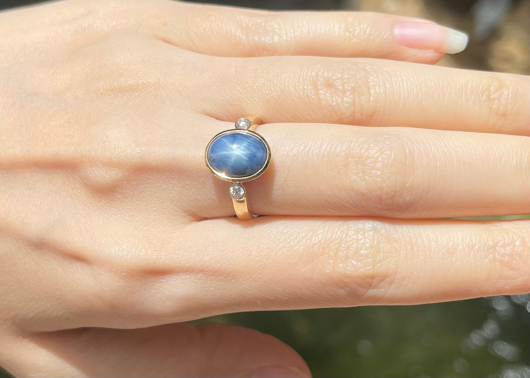Blauer Sternsaphir mit Diamantring in 18K Goldfassungen gefasst (Zeitgenössisch) im Angebot