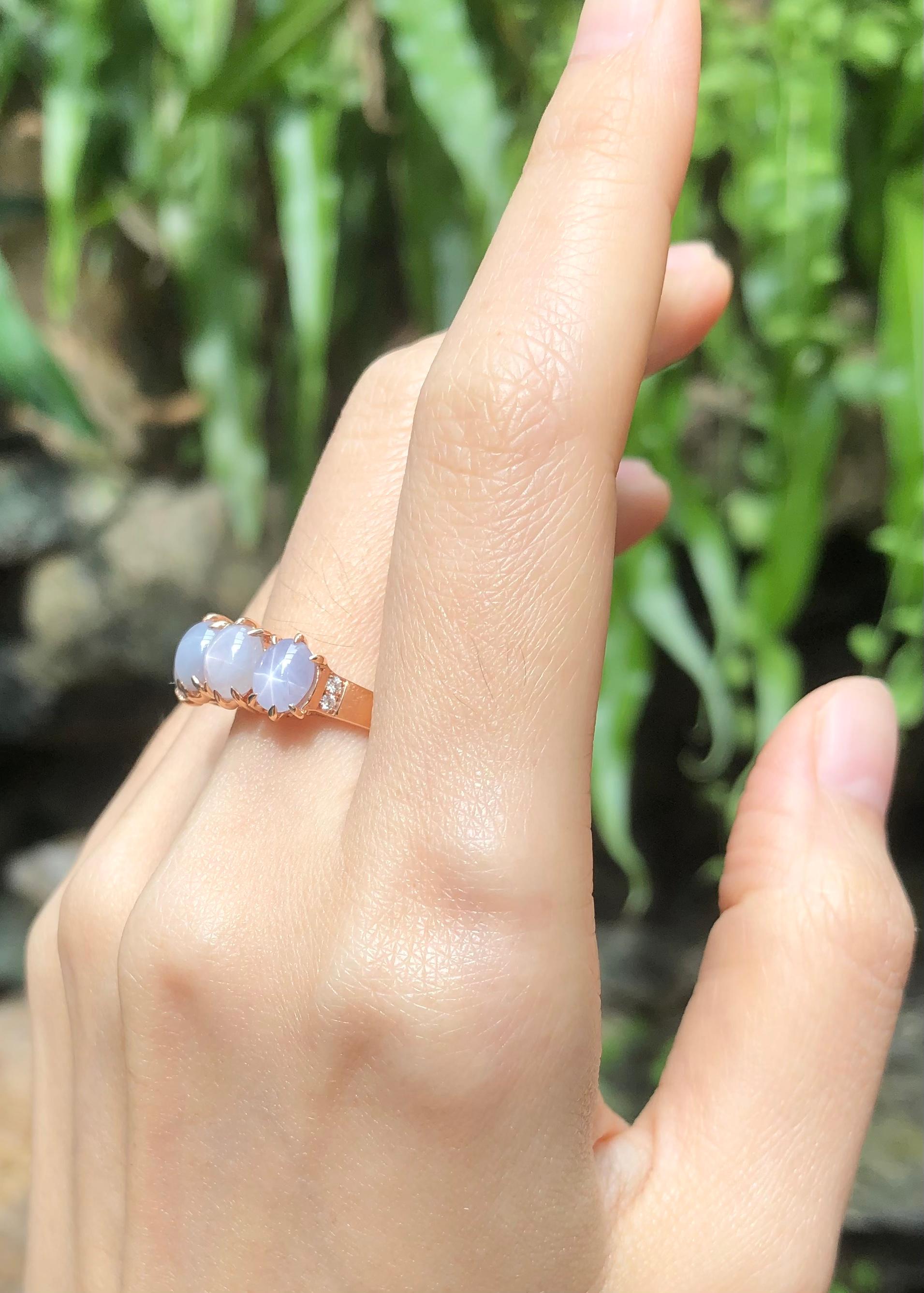 Blue Star Sapphire with Diamond Ring set in 18K Rose Gold Settings In New Condition For Sale In Bangkok, TH