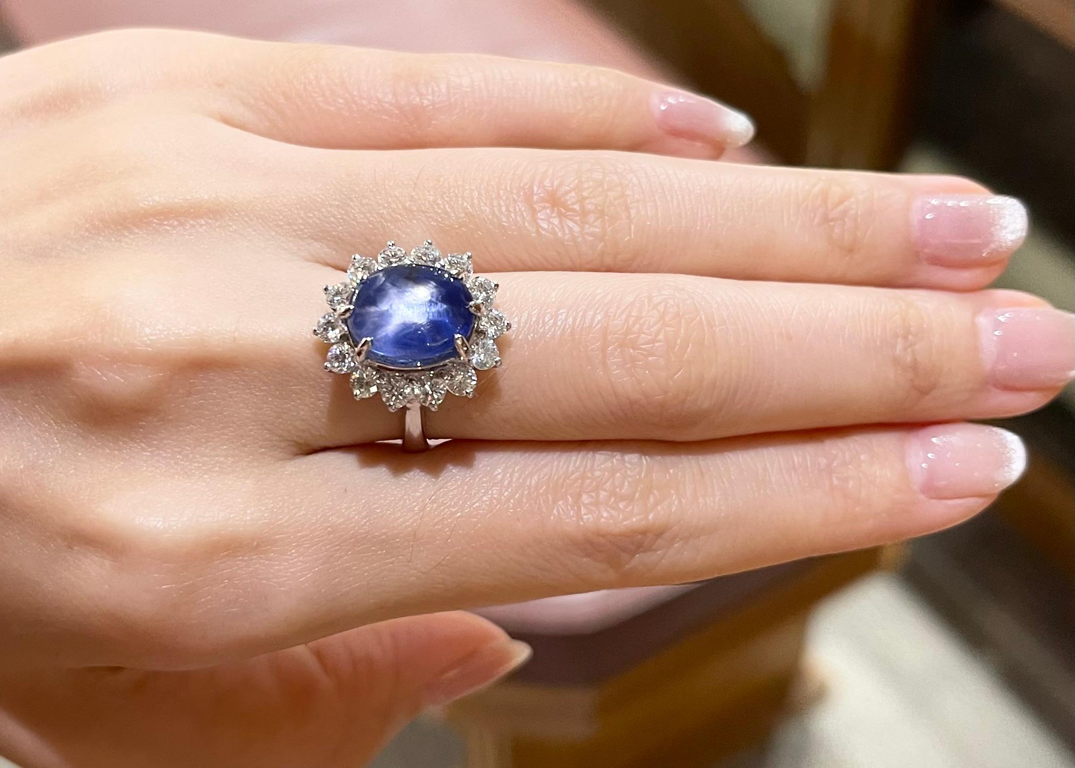 Blue Star Sapphire with Diamond Ring set in 18K White Gold Settings In New Condition For Sale In Bangkok, TH