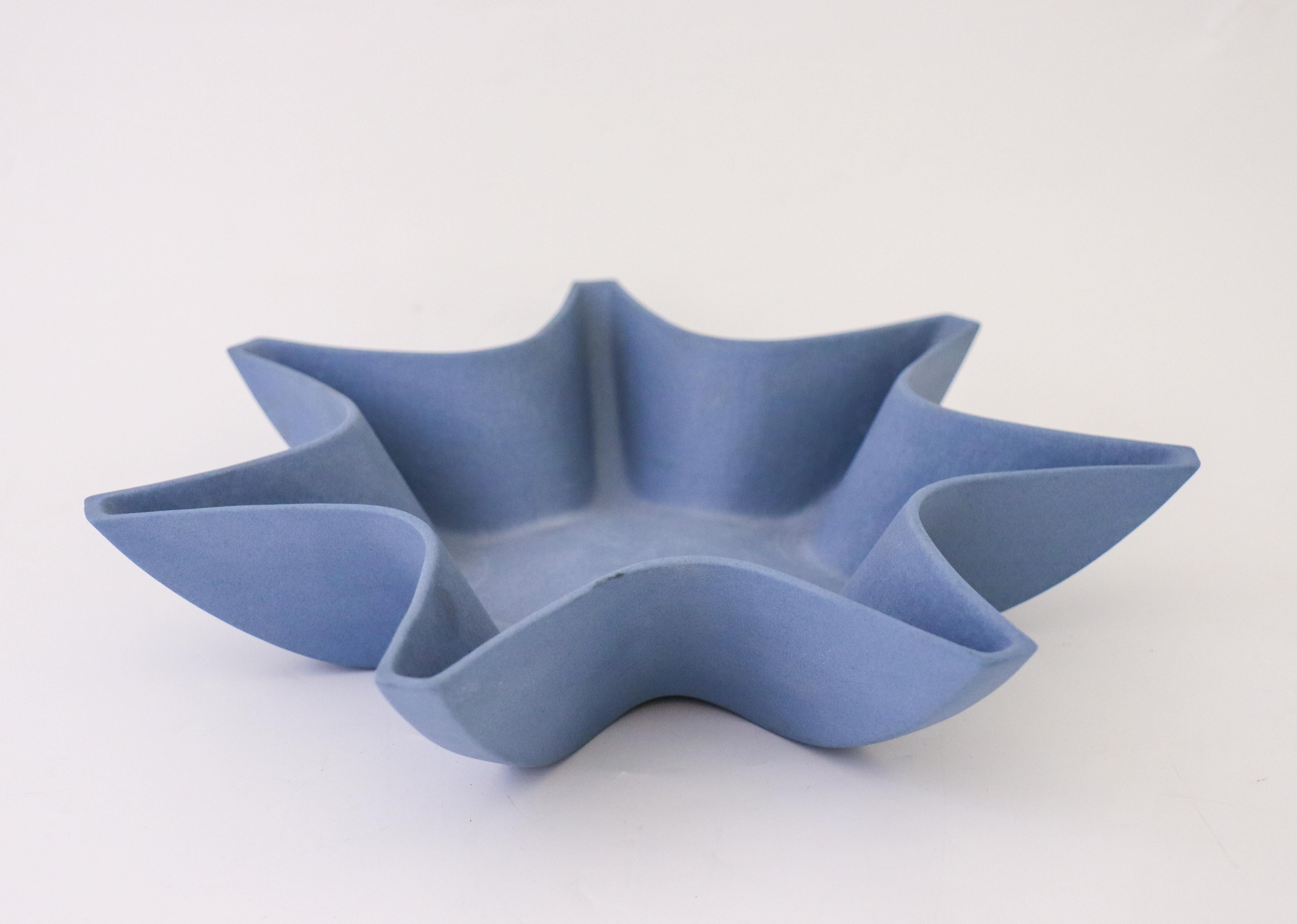 Swedish Blue Star-shaped Bowl - Pia Rönndahl Rörstrand 1996- Scandinavian Modern For Sale
