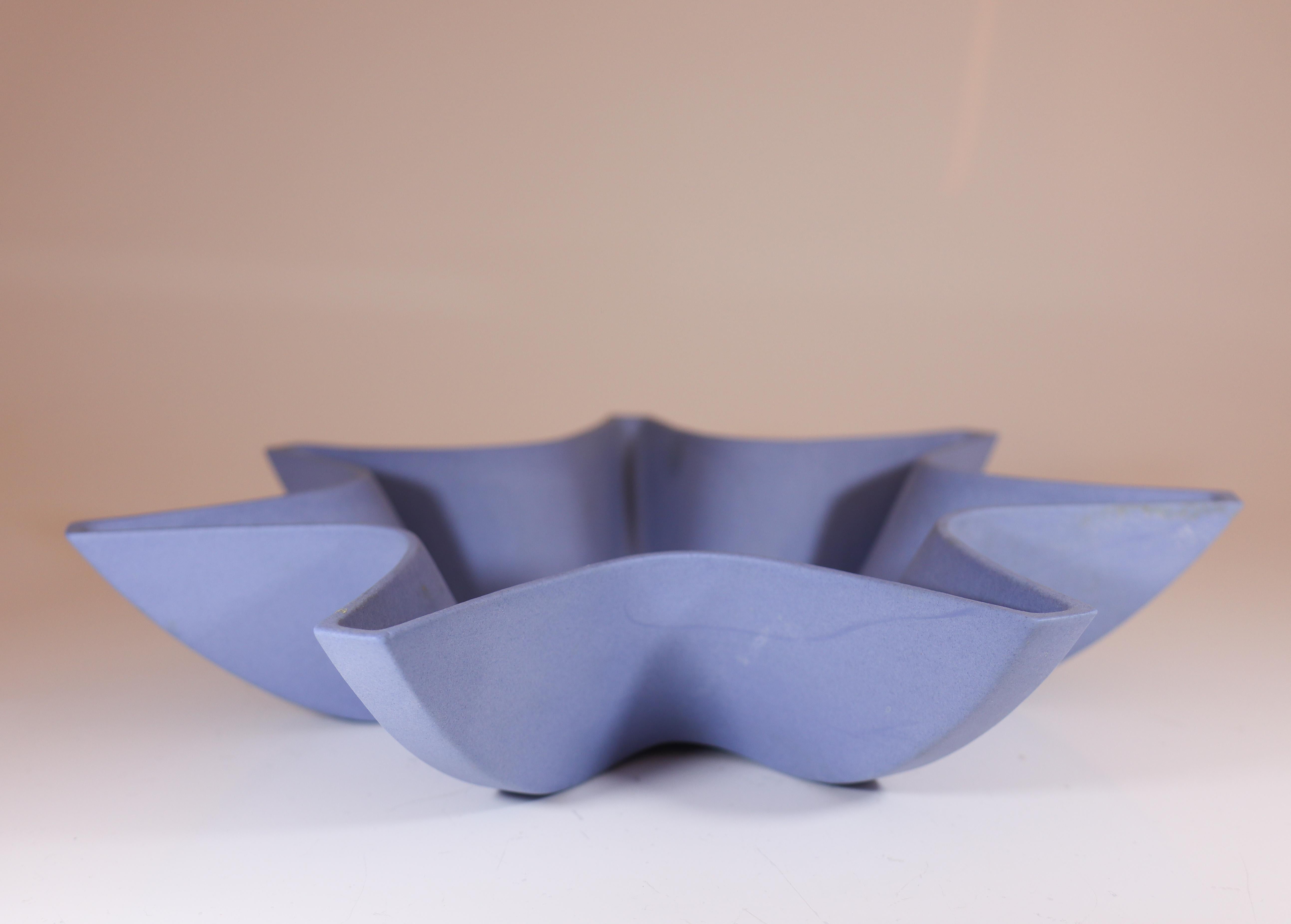 Schale in Form eines blauen Sterns - Pia Rönndahl Rörstrand 1996 - Skandinavische Modernität im Angebot 1