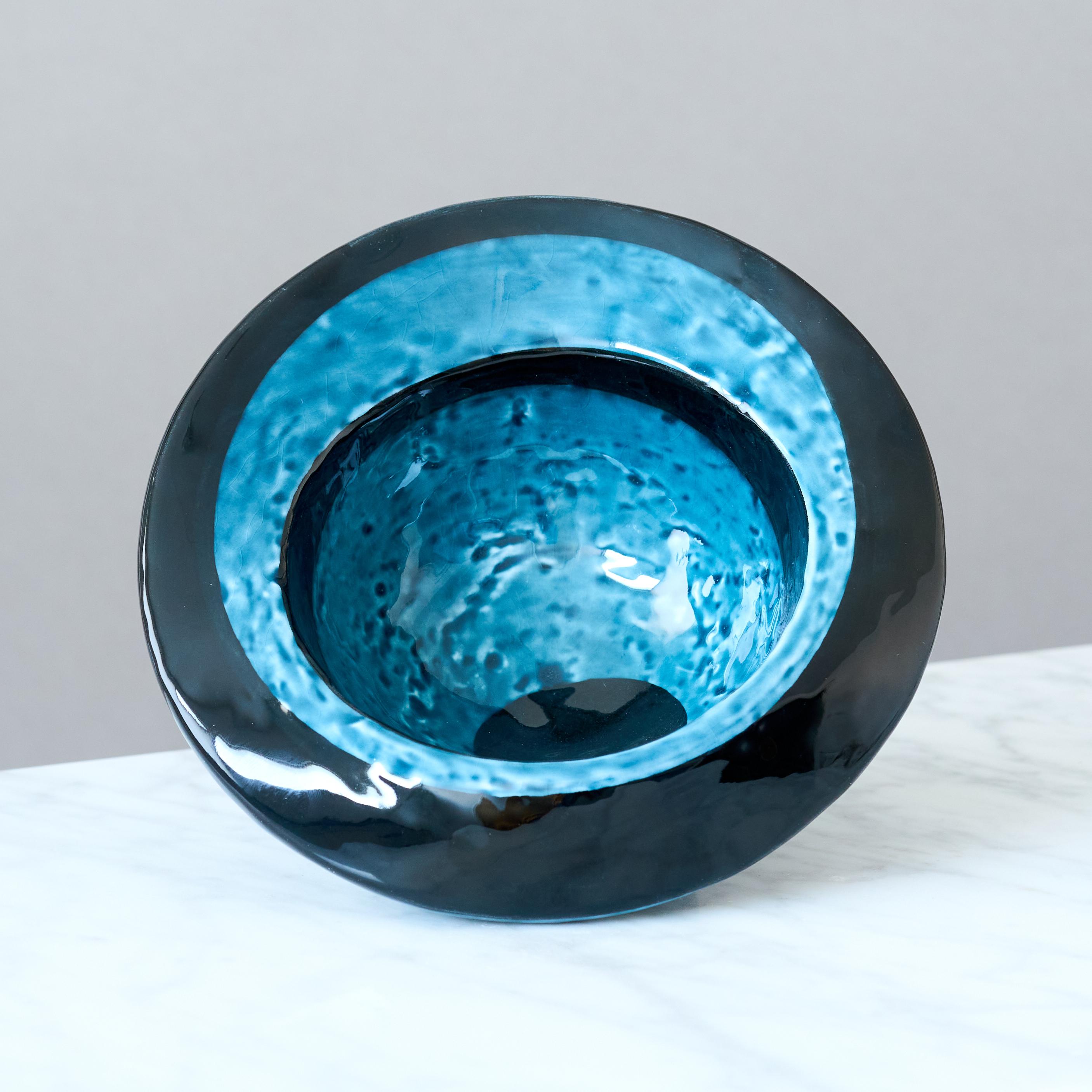 Schale aus blauem Steingut von Vilhelm Bjerke Petersen für Rorstrand, Schweden, 1950er Jahre. im Angebot 1