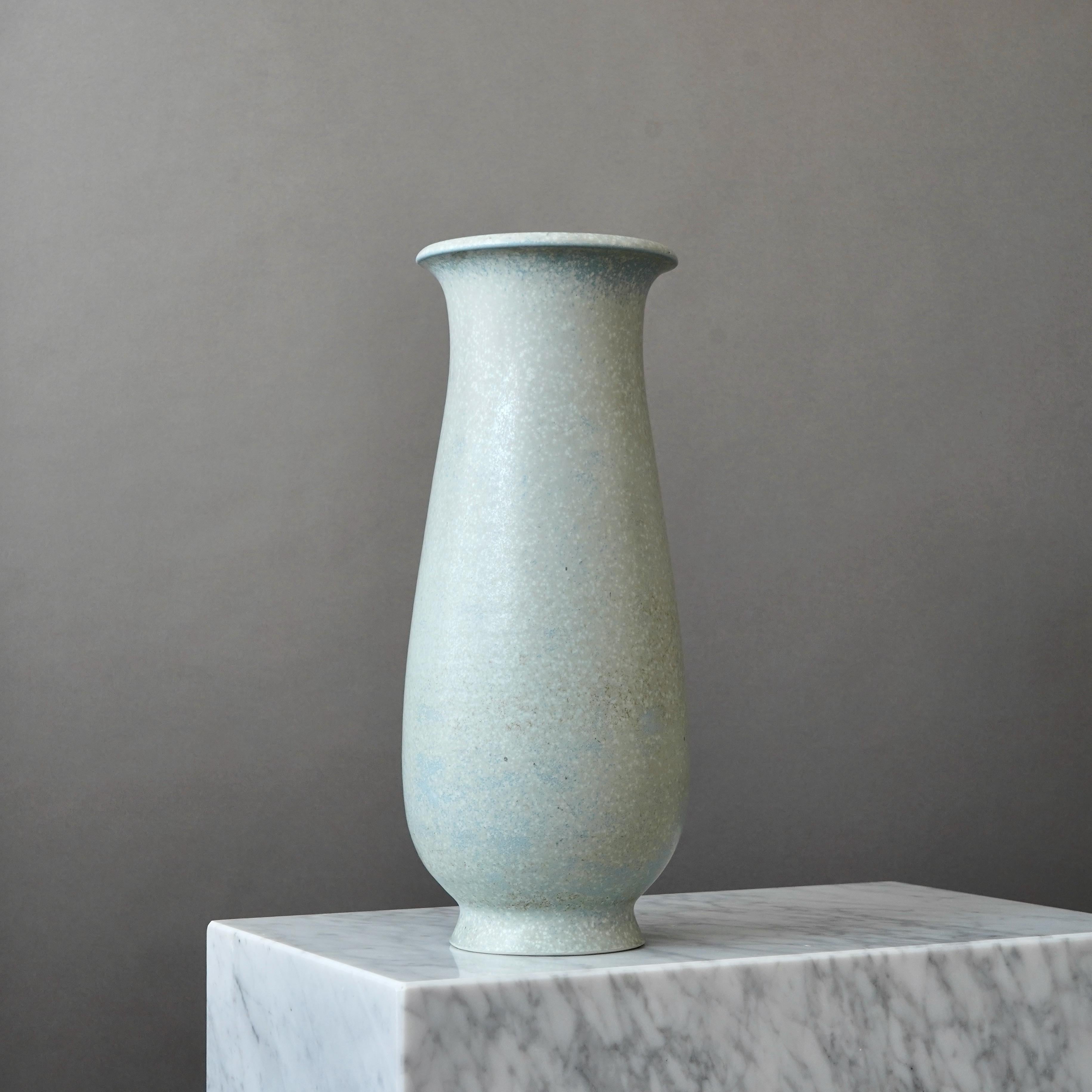 Blaue Bodenvase aus Steingut von Gunnar Nylund für Rorstrand, Schweden, 1940er Jahre (Keramik) im Angebot