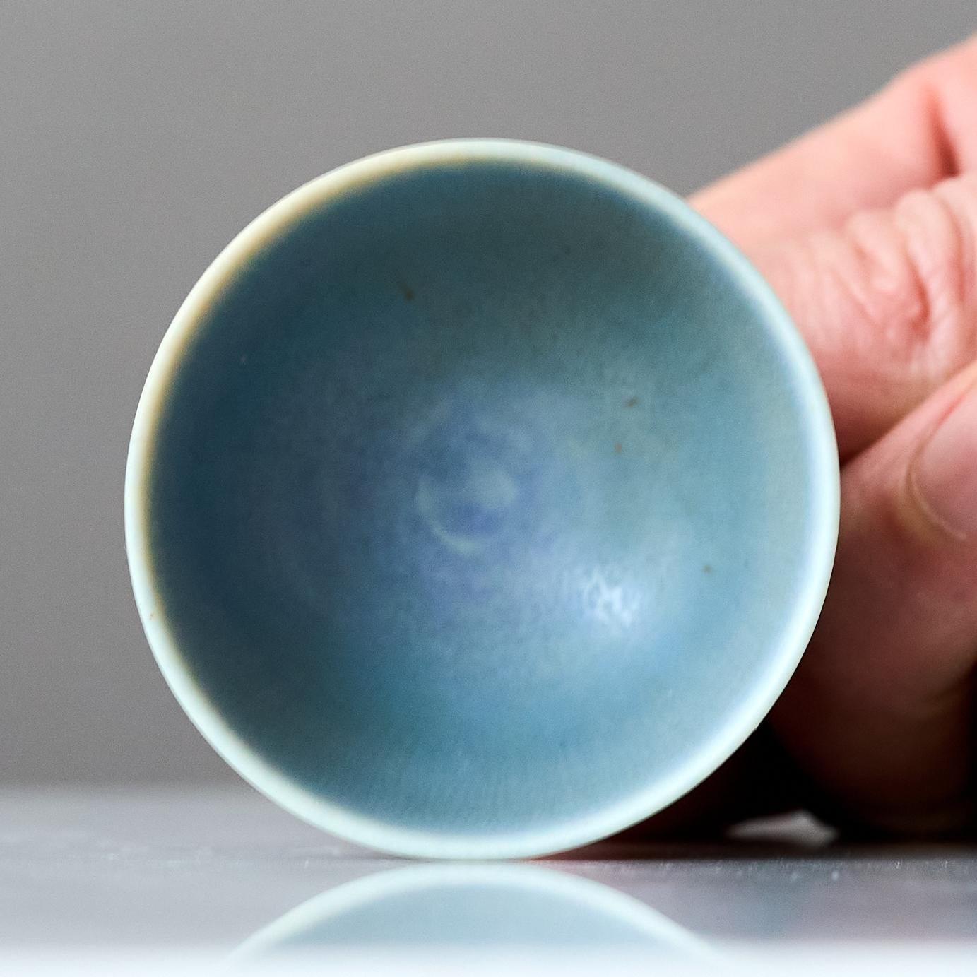 Glazed Blue Stoneware Miniature Bowl by Berndt Friberg. Gustavsberg, Sweden, 1960s For Sale