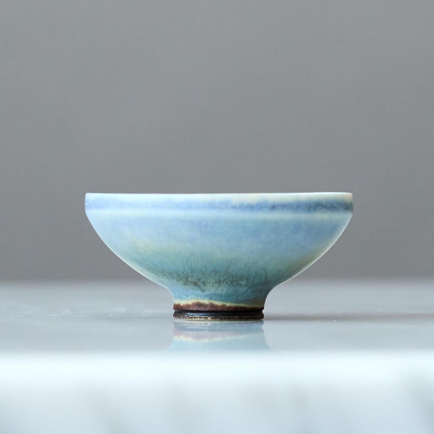 Blue Stoneware Miniature Bowl by Berndt Friberg. Gustavsberg, Sweden, 1960s In Good Condition For Sale In Malmö, SE