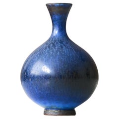Blaue Miniaturvase aus Steingut von Berndt Friberg. Gustavsberg Studio, Schweden 1957
